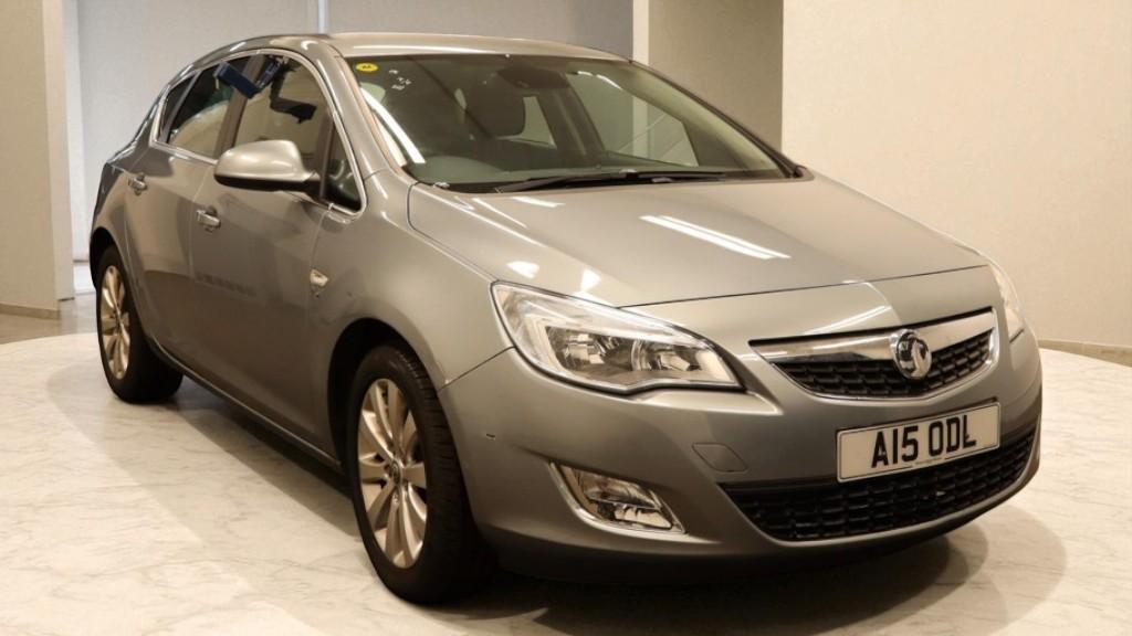 Vauxhall Astra 2.0 CDTi Elite Hatchback 5dr Diesel Auto Euro 5 (165 ps)