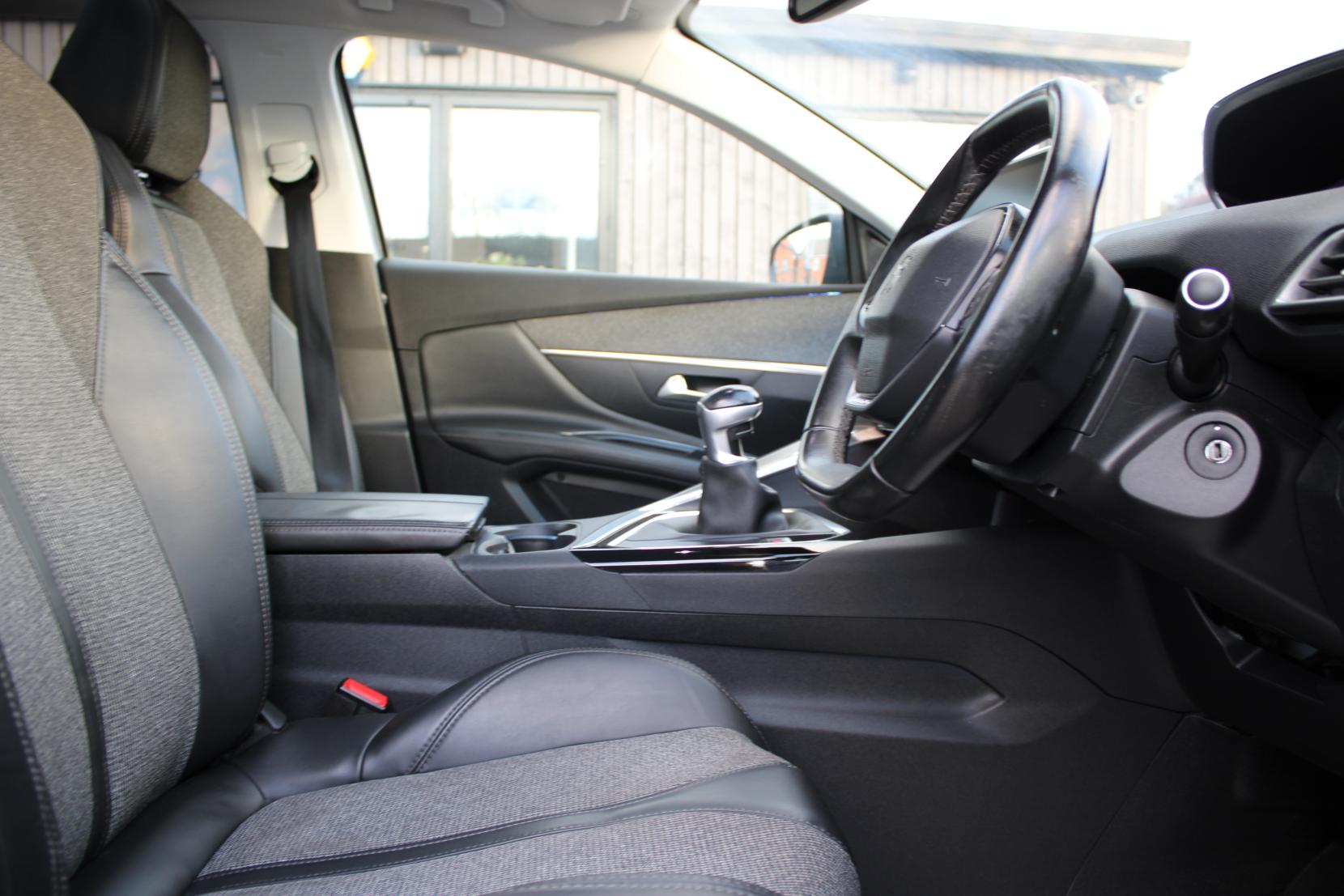 Peugeot 3008 1.6 BlueHDi Allure SUV 5dr Diesel Manual Euro 6 (s/s) (120 ps)