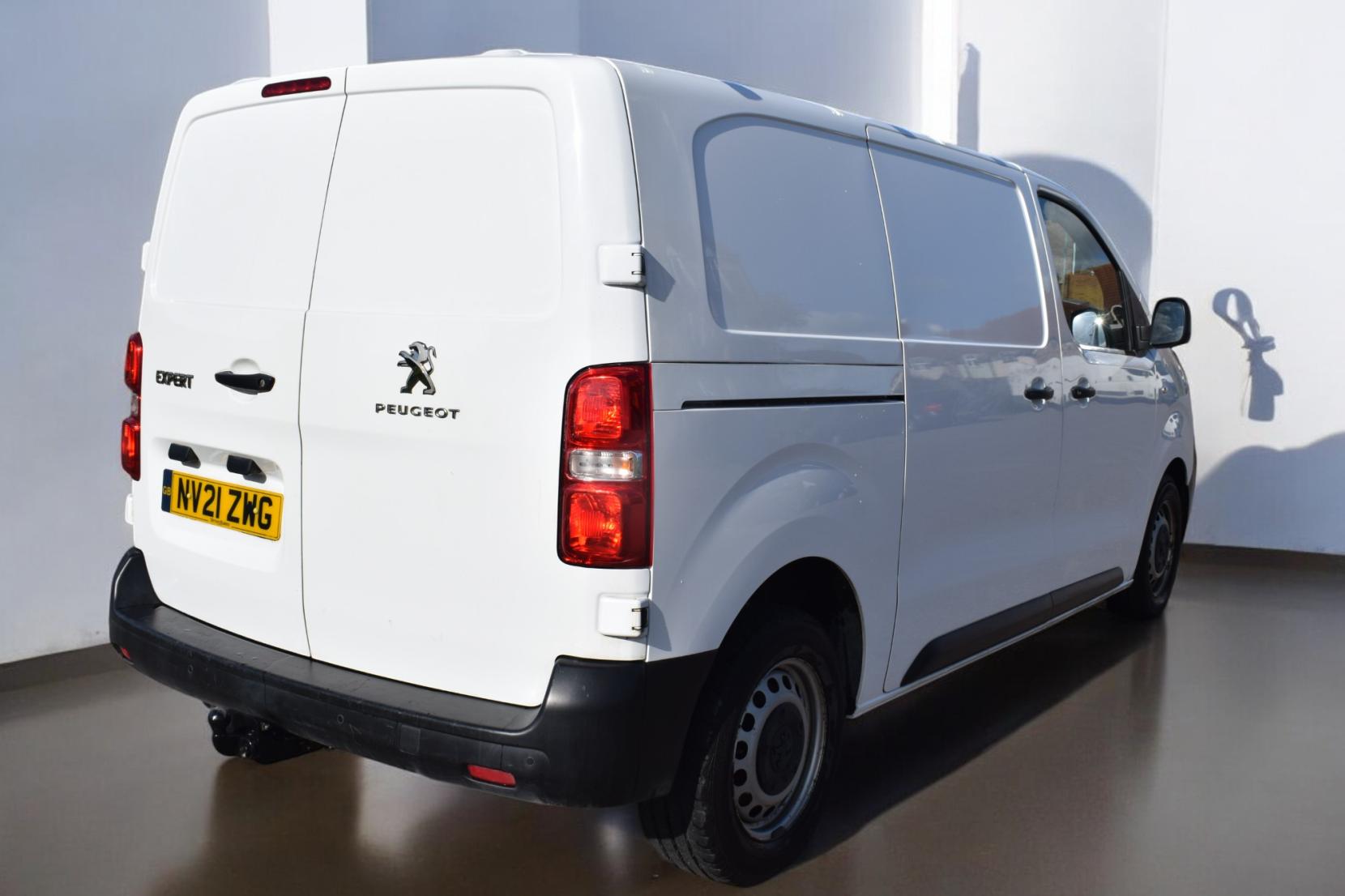 Peugeot Expert 2.0 BlueHDi 1400 Professional Standard Panel Van 6dr Diesel Manual MWB Euro 6 (s/s) (120 ps)