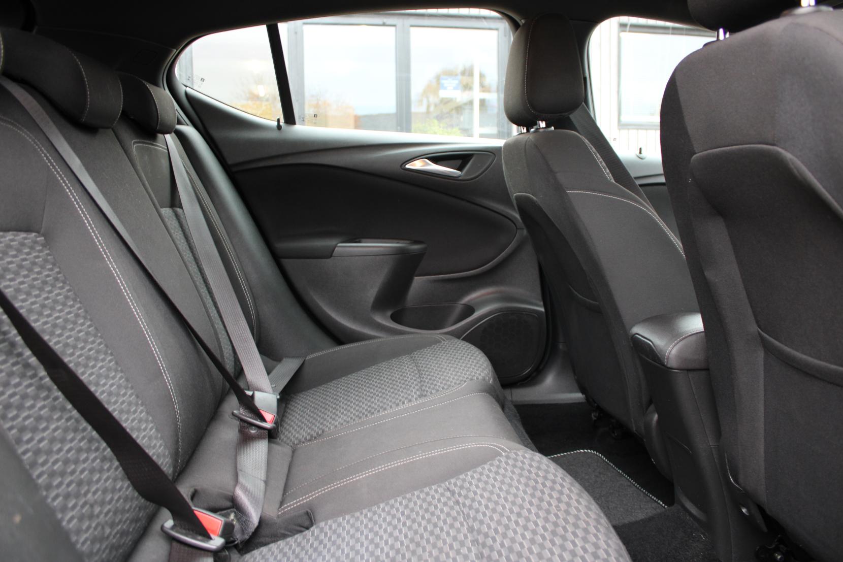 Vauxhall Astra 1.6i Turbo GPF SRi VX Line Nav Hatchback 5dr Petrol Manual Euro 6 (s/s) (200 ps)