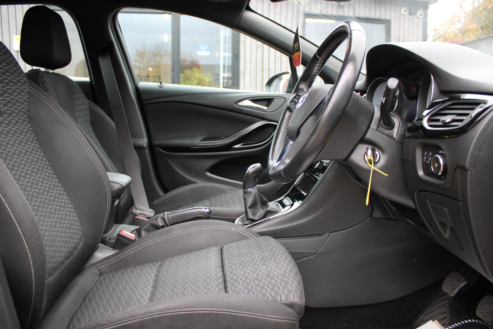 Vauxhall Astra 1.6i Turbo GPF SRi VX Line Nav Hatchback 5dr Petrol Manual Euro 6 (s/s) (200 ps)