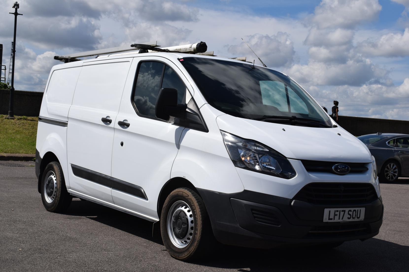 Ford Transit Custom 2.0 TDCi 310 Panel Van 5dr Diesel Manual L1 H1 (163 g/km, 104 bhp)