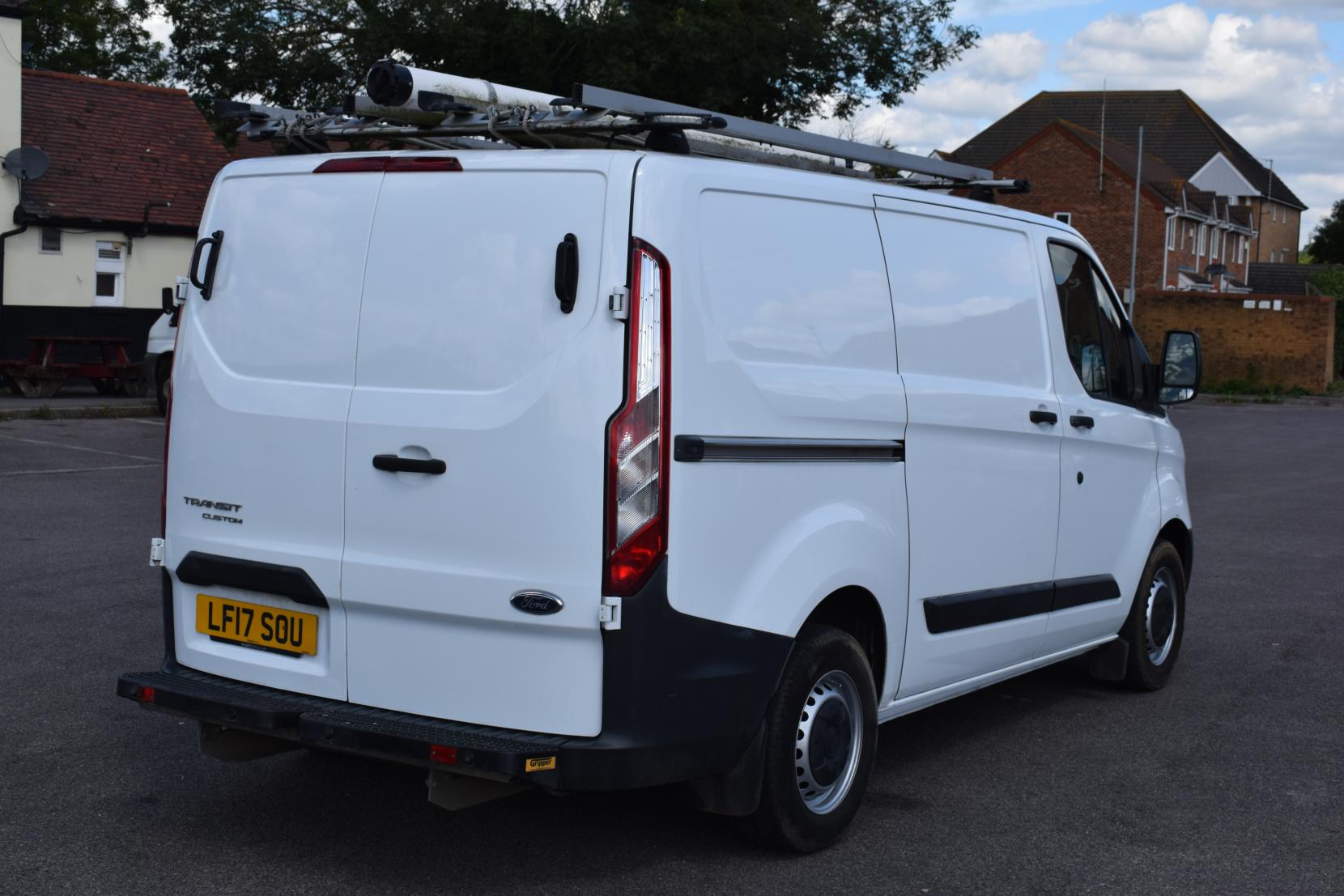 Ford Transit Custom 2.0 TDCi 310 Panel Van 5dr Diesel Manual L1 H1 (163 g/km, 104 bhp)