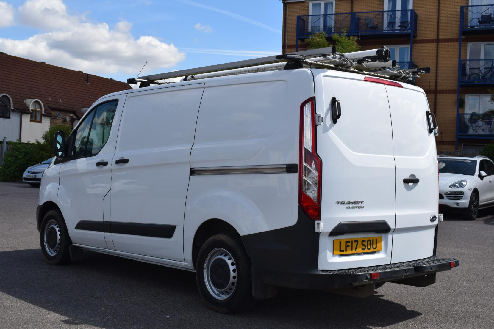 Ford Transit Custom 2.0 TDCi 310 Panel Van 5dr Diesel Manual L1 H1 (163 g/km, 104 bhp)