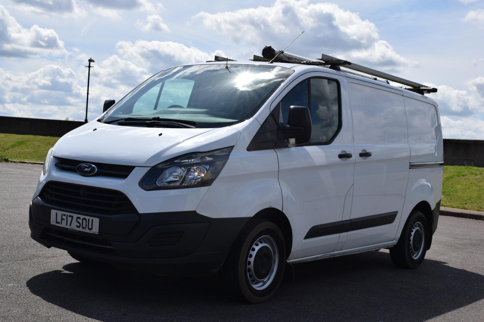 Ford Transit Custom 2.0 TDCi 310 Panel Van 5dr Diesel Manual L1 H1 (163 g/km, 104 bhp)