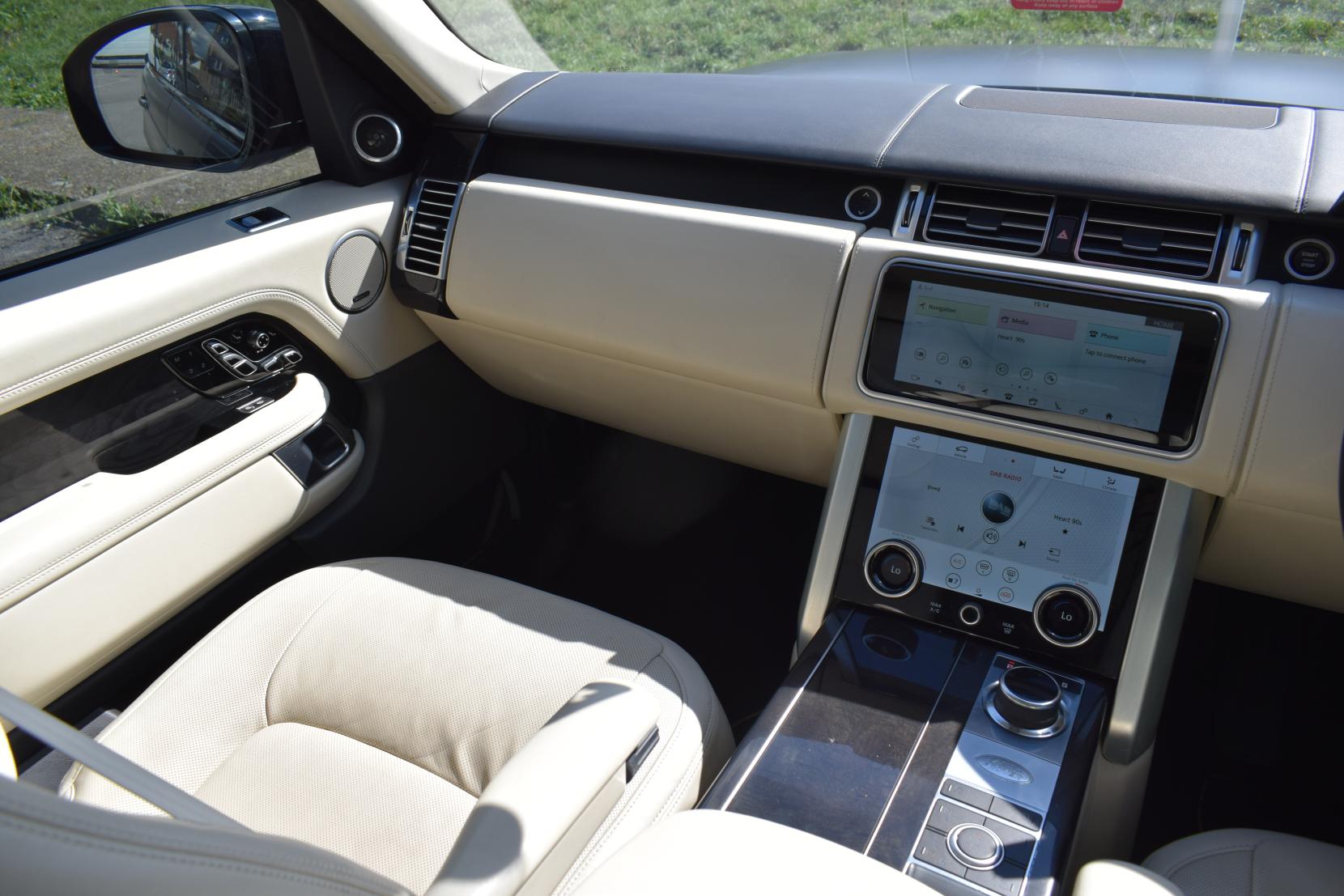 Land Rover Range Rover 5.0 P525 V8 Autobiography SUV 5dr Petrol Auto 4WD Euro 6 (s/s) (525 ps)