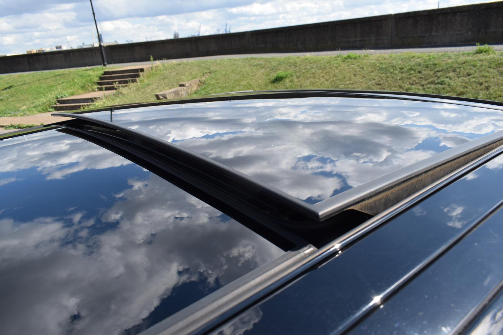 Land Rover Range Rover 5.0 P525 V8 Autobiography SUV 5dr Petrol Auto 4WD Euro 6 (s/s) (525 ps)