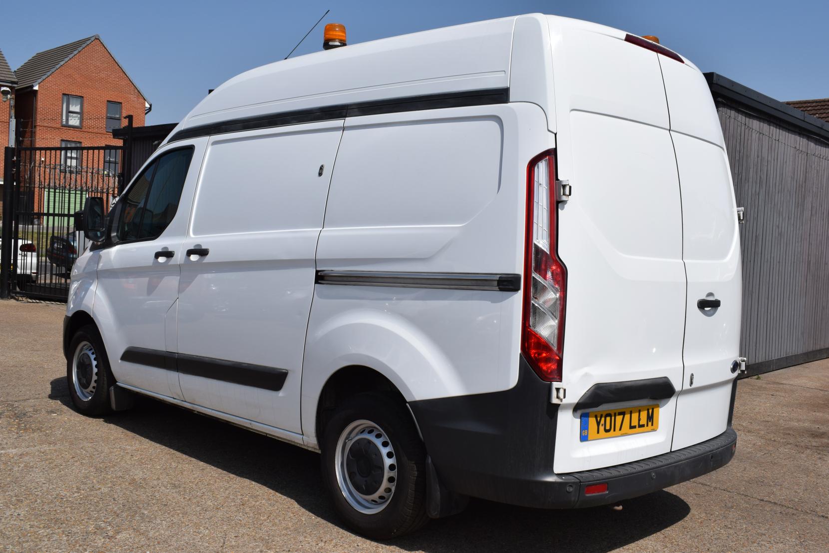 Ford Transit Custom 2.0 TDCi 290 Panel Van 5dr Diesel Manual L1 H2 (164 g/km, 104 bhp)