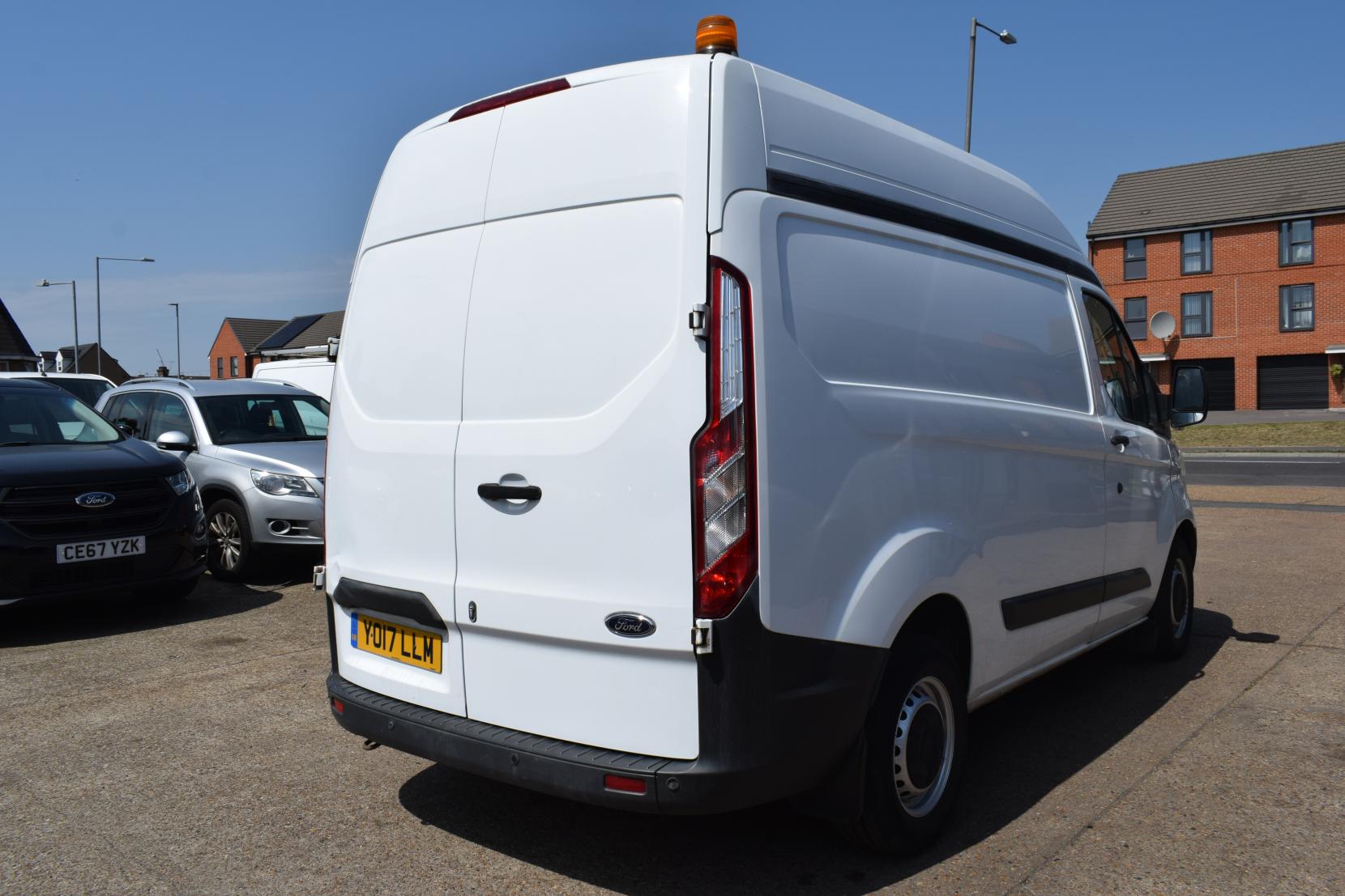 Ford Transit Custom 2.0 TDCi 290 Panel Van 5dr Diesel Manual L1 H2 (164 g/km, 104 bhp)