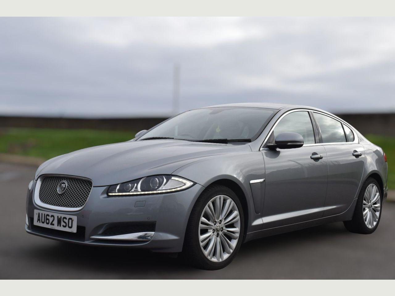 Jaguar XF 3.0 V6 PORTFOLIO 4d 240 BHP