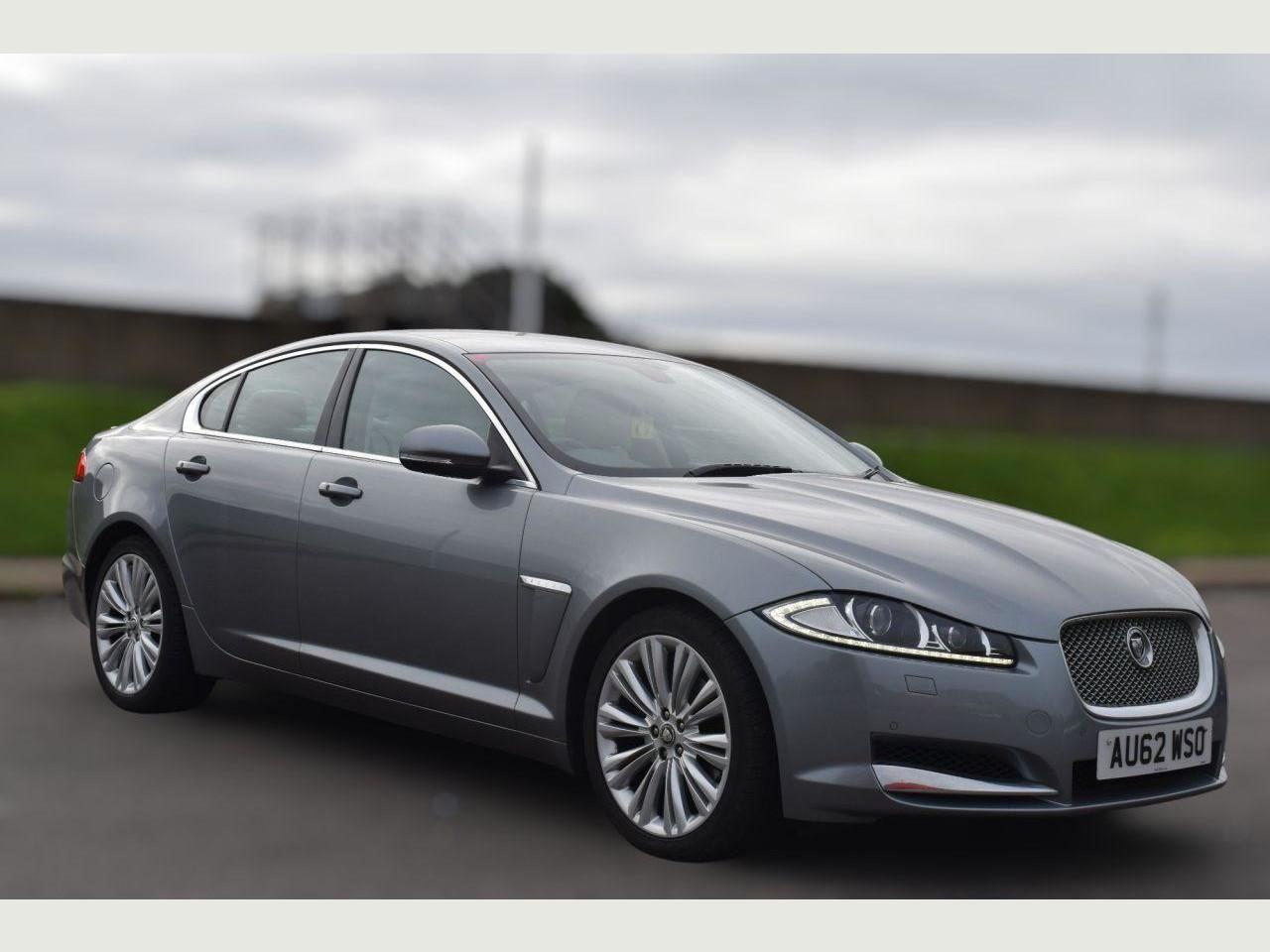 Jaguar XF 3.0 V6 PORTFOLIO 4d 240 BHP