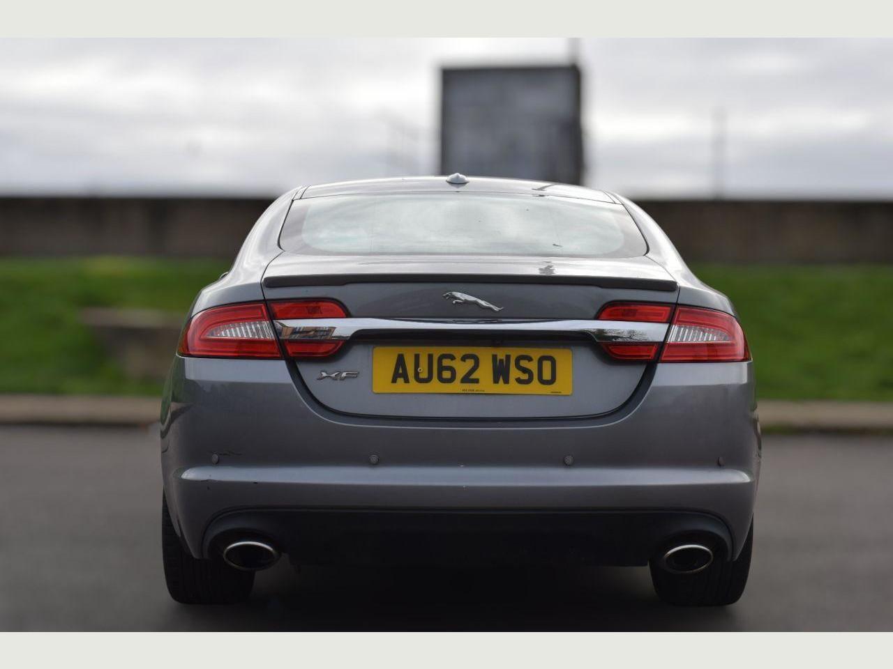 Jaguar XF 3.0 V6 PORTFOLIO 4d 240 BHP