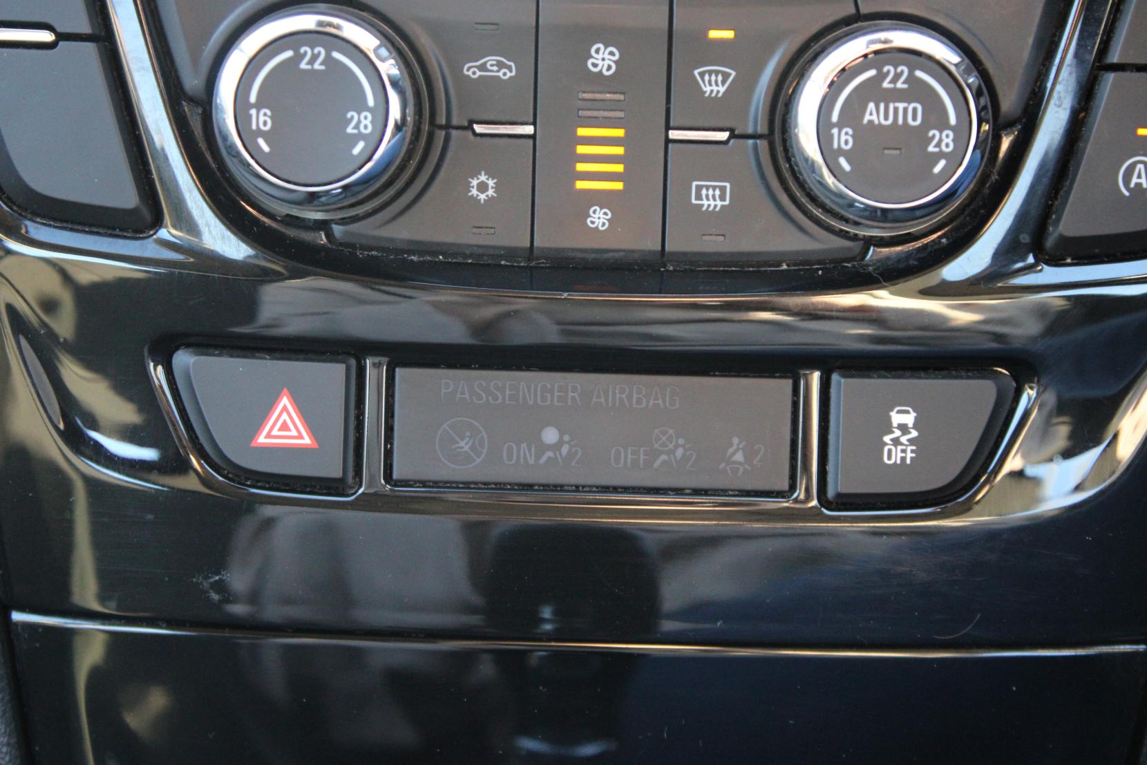 Vauxhall Mokka X 1.4i Turbo ecoTEC Active SUV 5dr Petrol Manual Euro 6 (s/s) (140 ps)