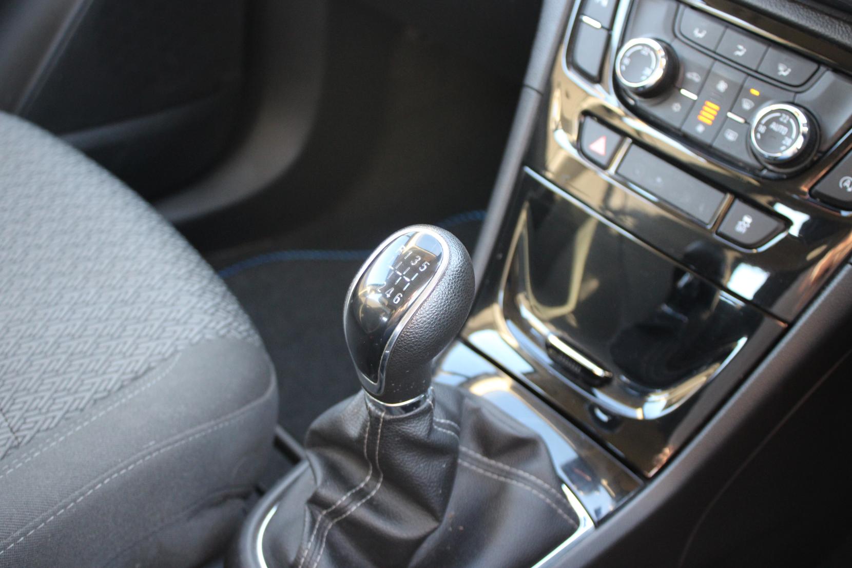 Vauxhall Mokka X 1.4i Turbo ecoTEC Active SUV 5dr Petrol Manual Euro 6 (s/s) (140 ps)