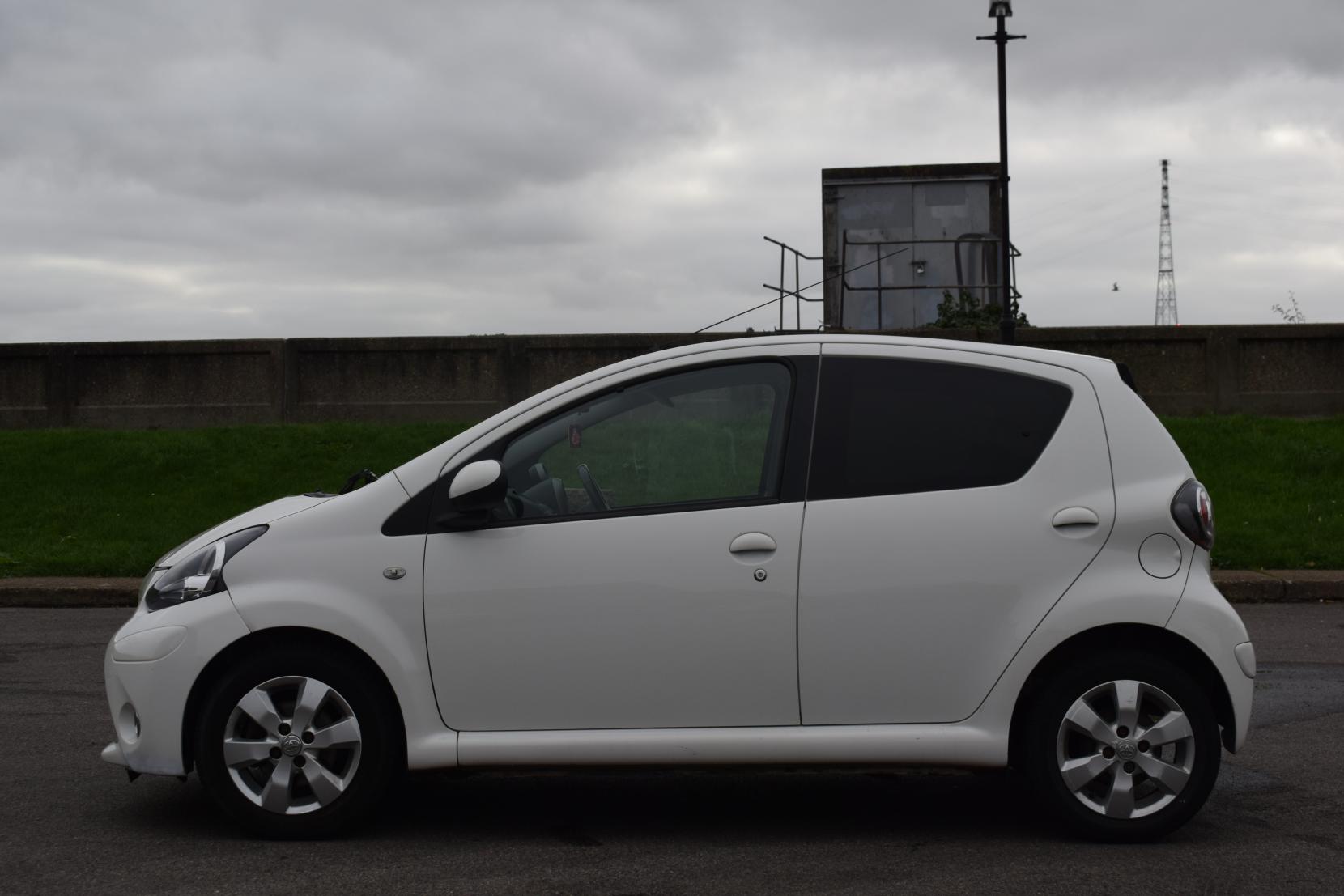 Toyota AYGO 1.0 VVT-i Fire Hatchback 5dr Petrol Manual Euro 5 (67 ps)