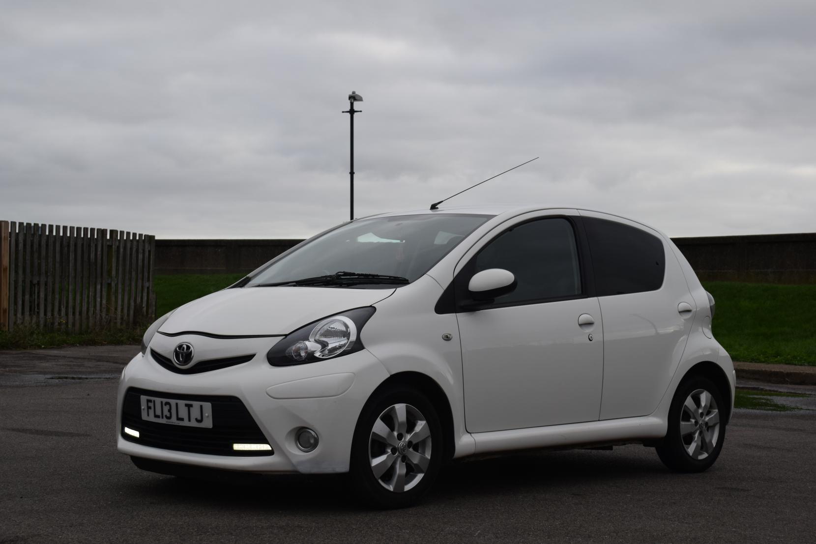 Toyota AYGO 1.0 VVT-i Fire Hatchback 5dr Petrol Manual Euro 5 (67 ps)