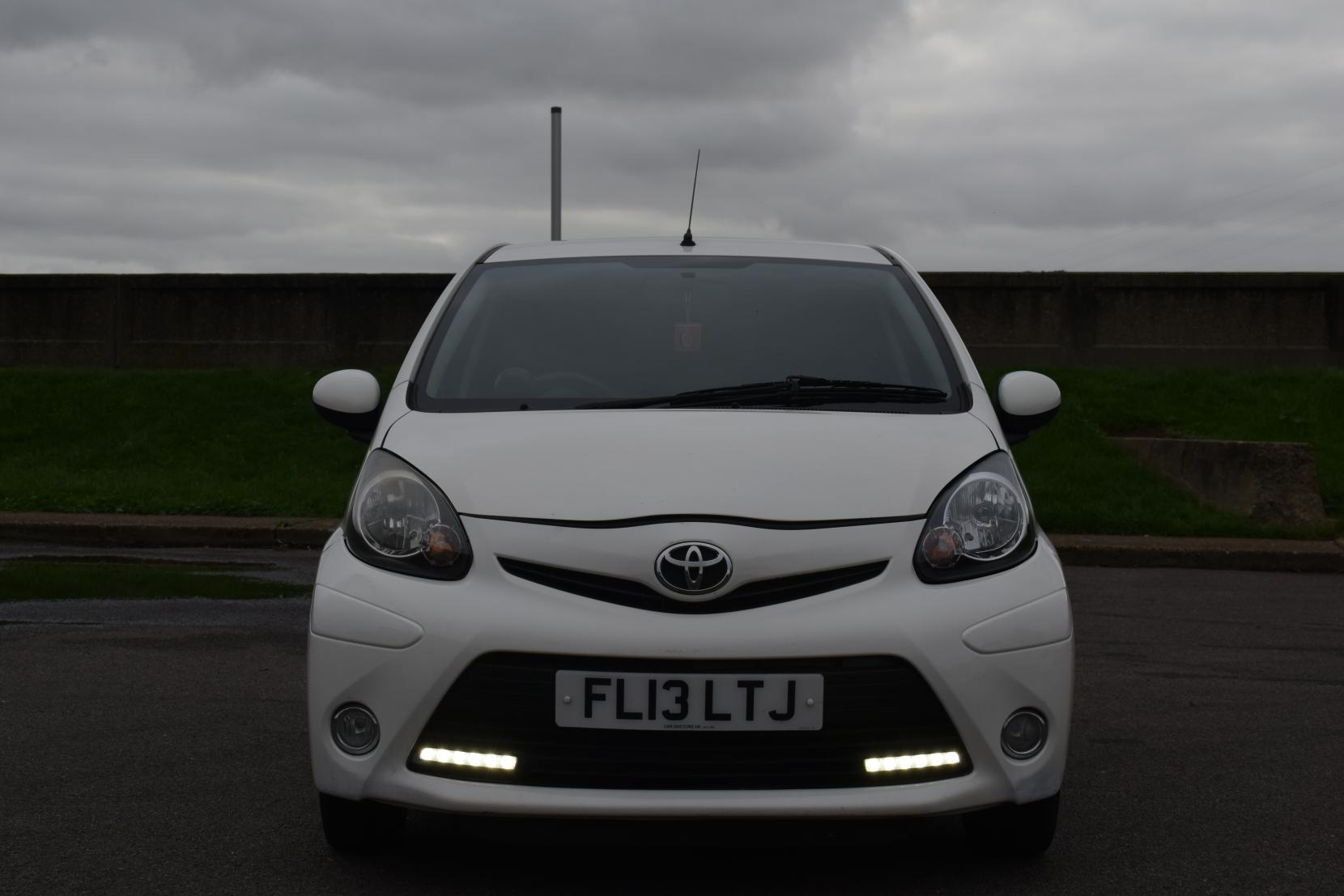 Toyota AYGO 1.0 VVT-i Fire Hatchback 5dr Petrol Manual Euro 5 (67 ps)