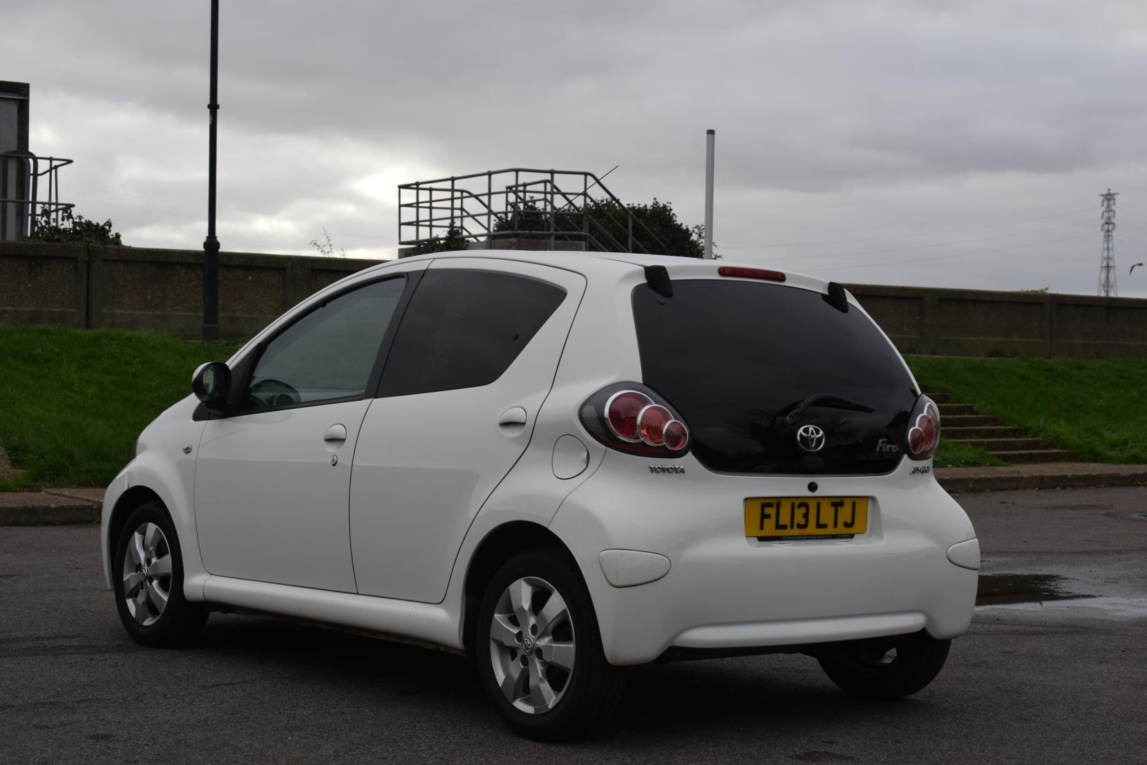 Toyota AYGO 1.0 VVT-i Fire Hatchback 5dr Petrol Manual Euro 5 (67 ps)