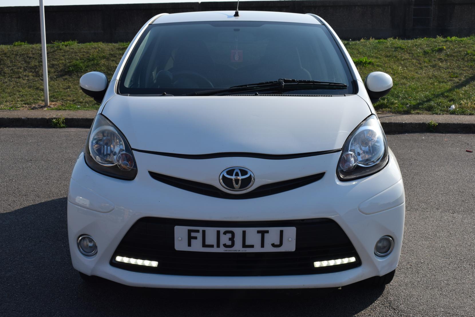 Toyota AYGO 1.0 VVT-i Fire Hatchback 5dr Petrol Manual Euro 5 (67 ps)