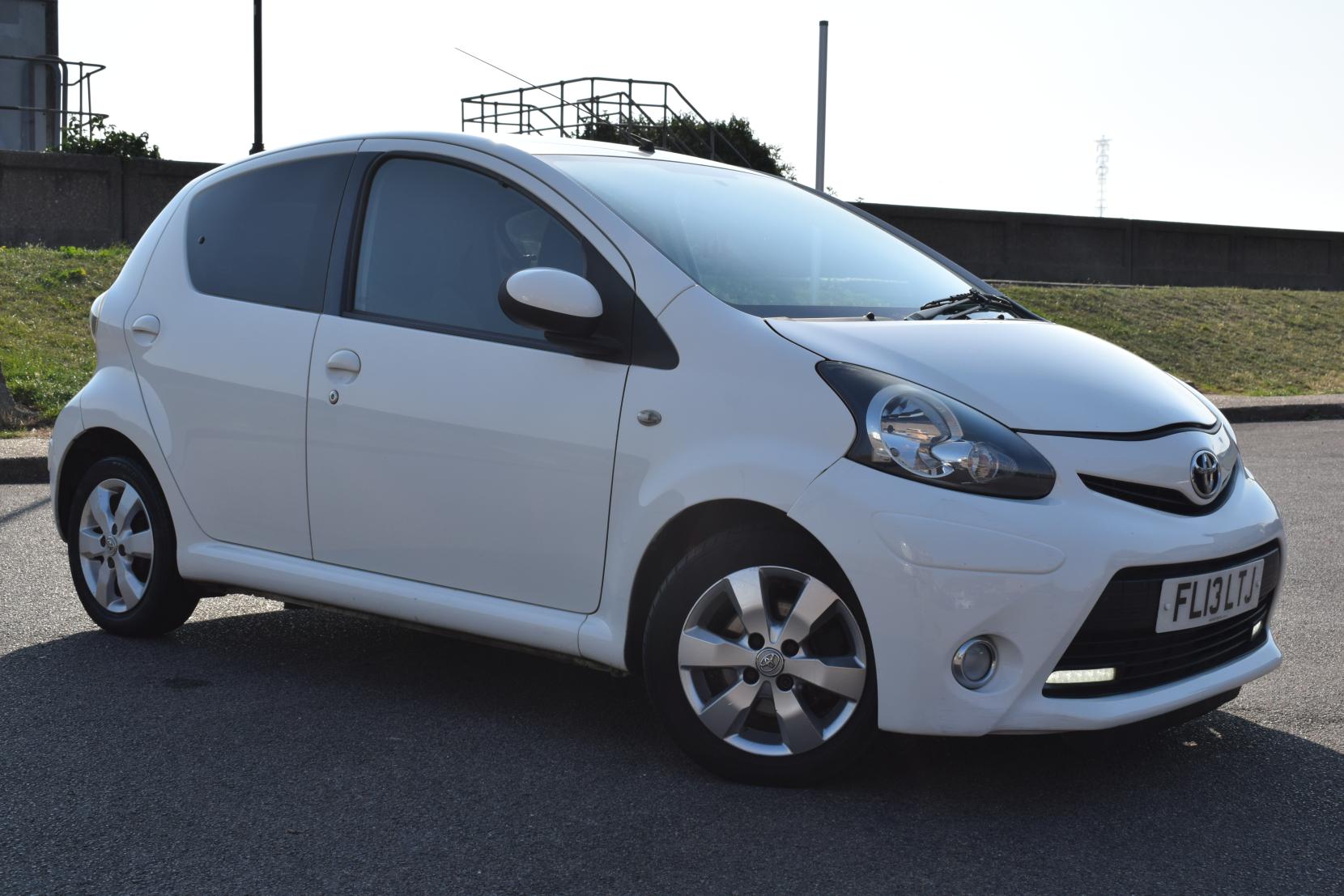 Toyota AYGO 1.0 VVT-i Fire Hatchback 5dr Petrol Manual Euro 5 (67 ps)