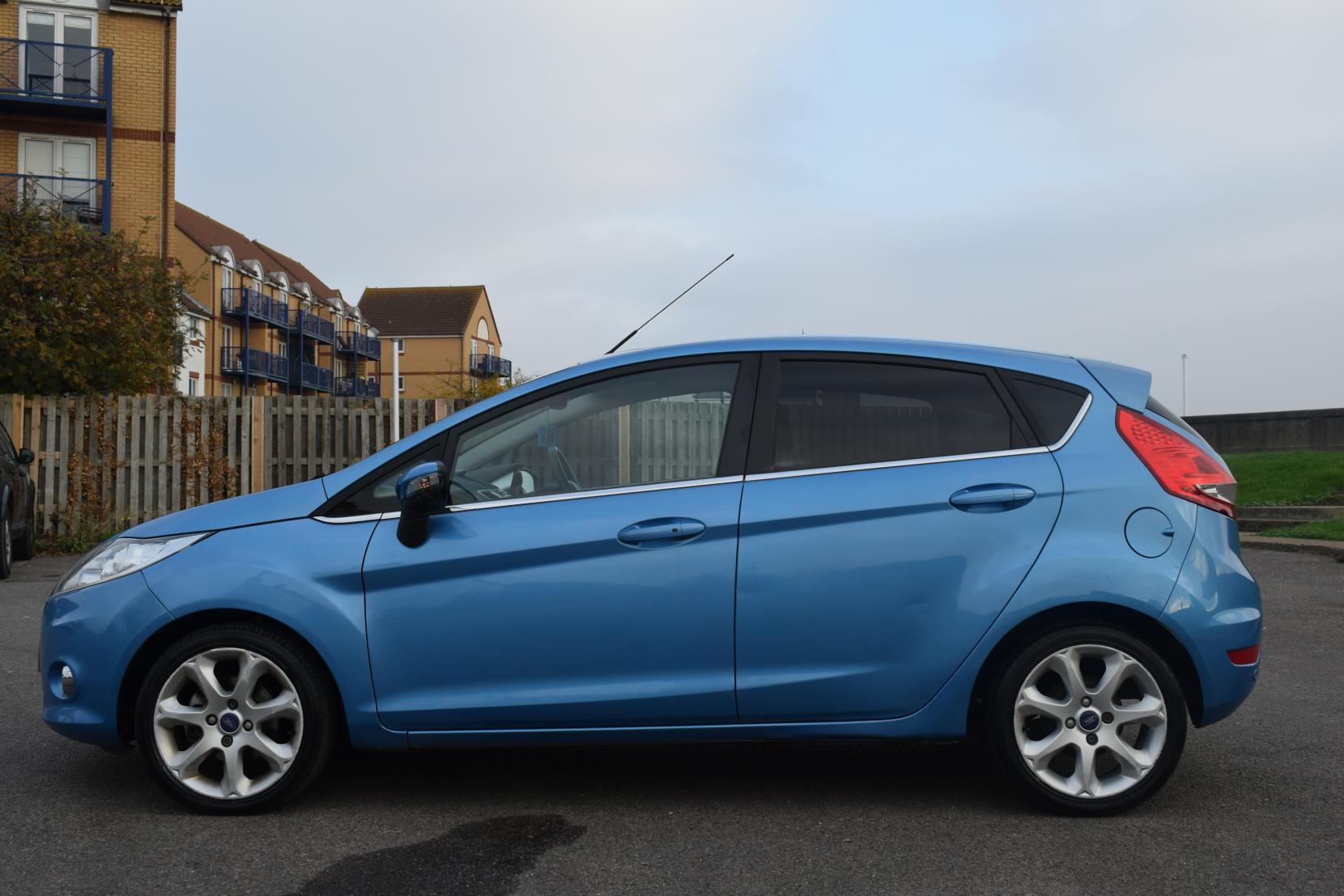 Ford Fiesta 1.4 Titanium Hatchback 5dr Petrol Manual (133 g/km, 94 bhp)