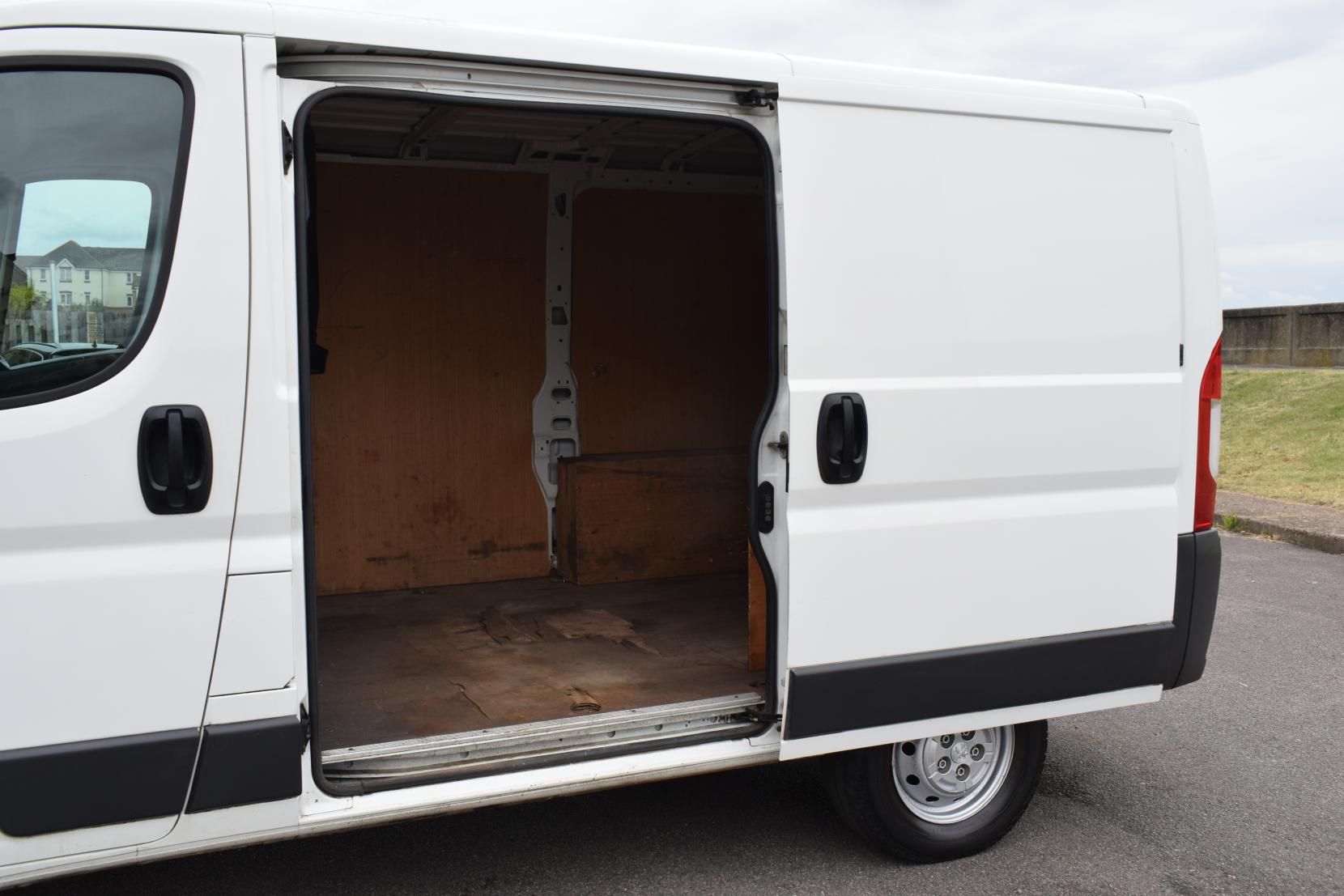 Peugeot Boxer 2.0 BlueHDi 333 Professional Panel Van 5dr Diesel Manual L1 H1 Euro 6 (110 ps)