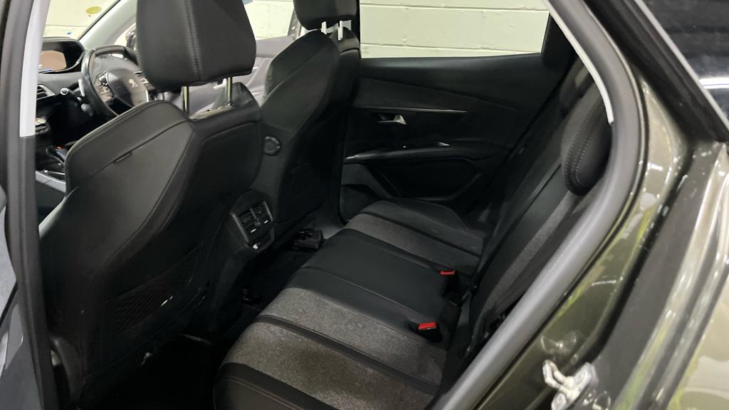 Peugeot 3008 1.2 PureTech Allure SUV 5dr Petrol EAT Euro 6 (s/s) (130 ps)