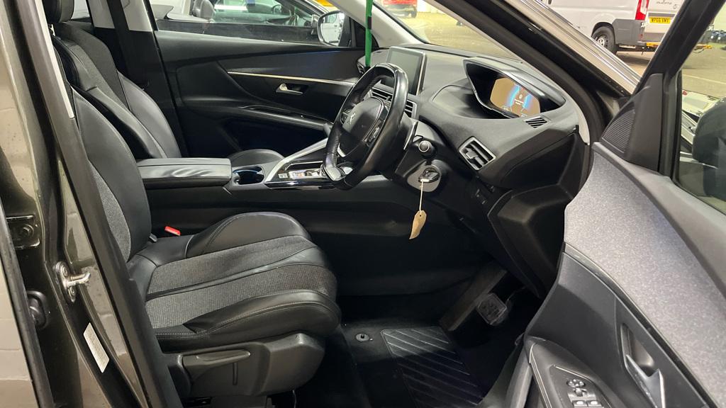 Peugeot 3008 1.2 PureTech Allure SUV 5dr Petrol EAT Euro 6 (s/s) (130 ps)