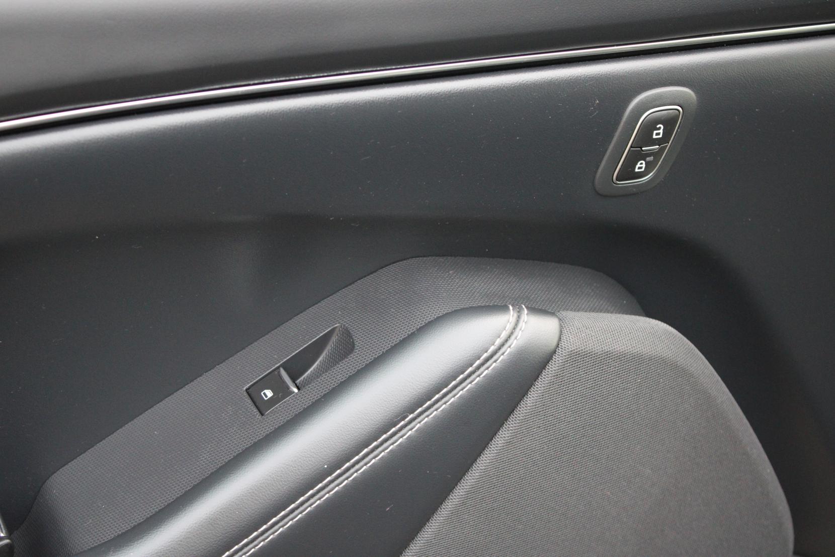 Ford Mustang Mach-E Standard Range 70kWh SUV 5dr Electric Automatic (269 ps)