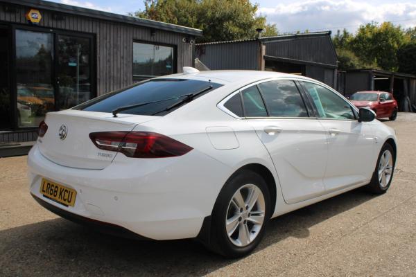 Vauxhall Insignia 1.5i Turbo GPF SRi Nav Grand Sport 5dr Petrol Manual Euro 6 (s/s) (165 ps)