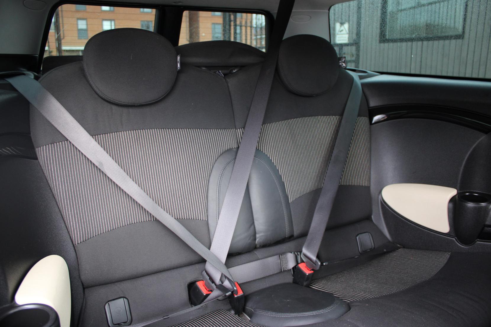 MINI Clubman 1.6 Cooper S Estate 5dr Petrol Manual Euro 4 (175 ps)