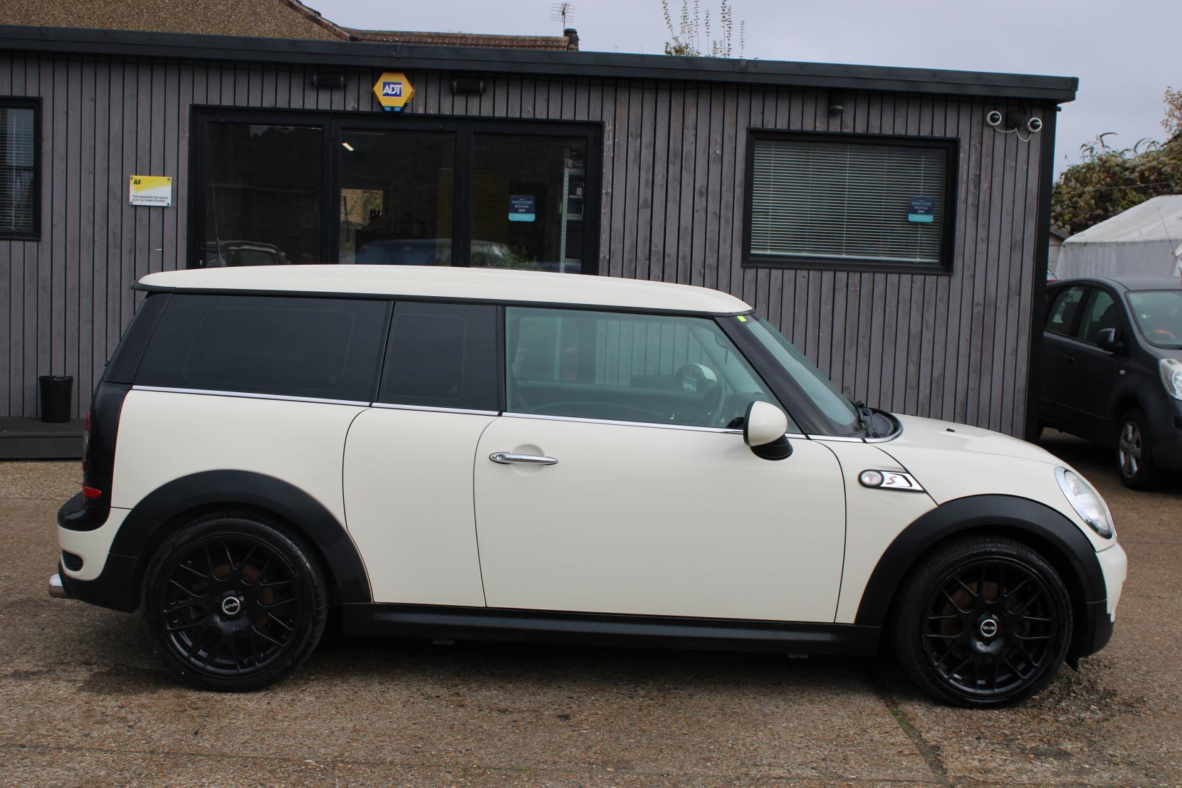 MINI Clubman 1.6 Cooper S Estate 5dr Petrol Manual Euro 4 (175 ps)