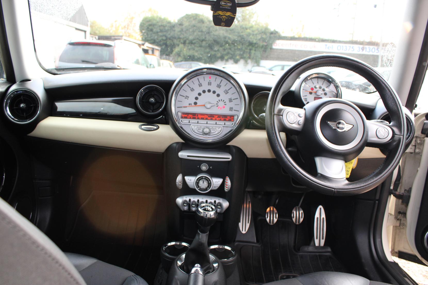 MINI Clubman 1.6 Cooper S Estate 5dr Petrol Manual Euro 4 (175 ps)