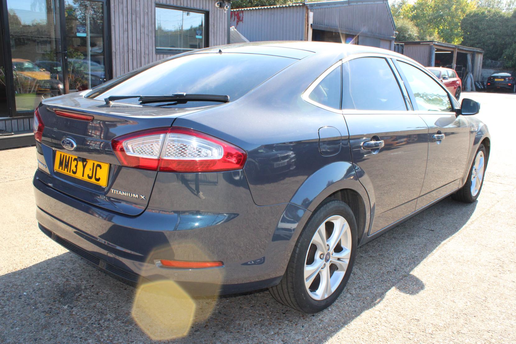 Ford Mondeo 2.0 TDCi Titanium X Business Edition Hatchback 5dr Diesel Powershift Euro 5 (163 ps)
