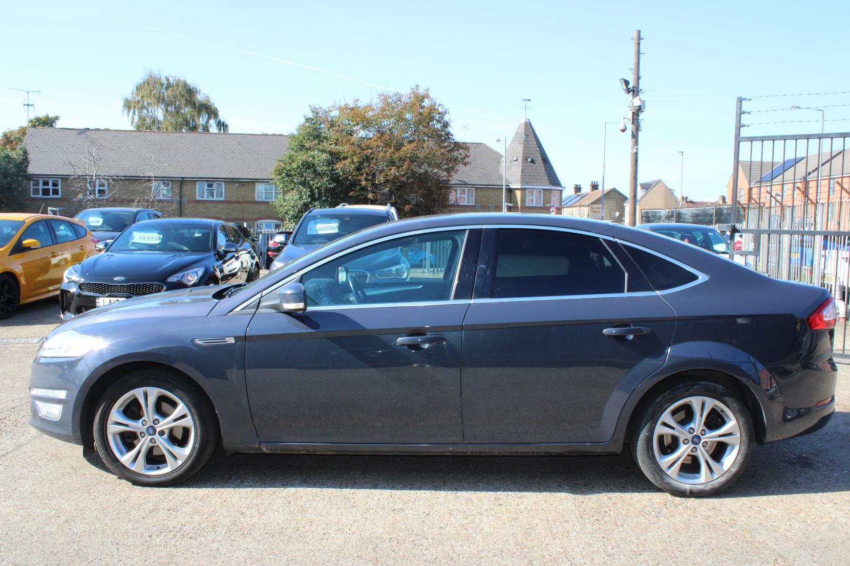 Ford Mondeo 2.0 TDCi Titanium X Business Edition Hatchback 5dr Diesel Powershift Euro 5 (163 ps)