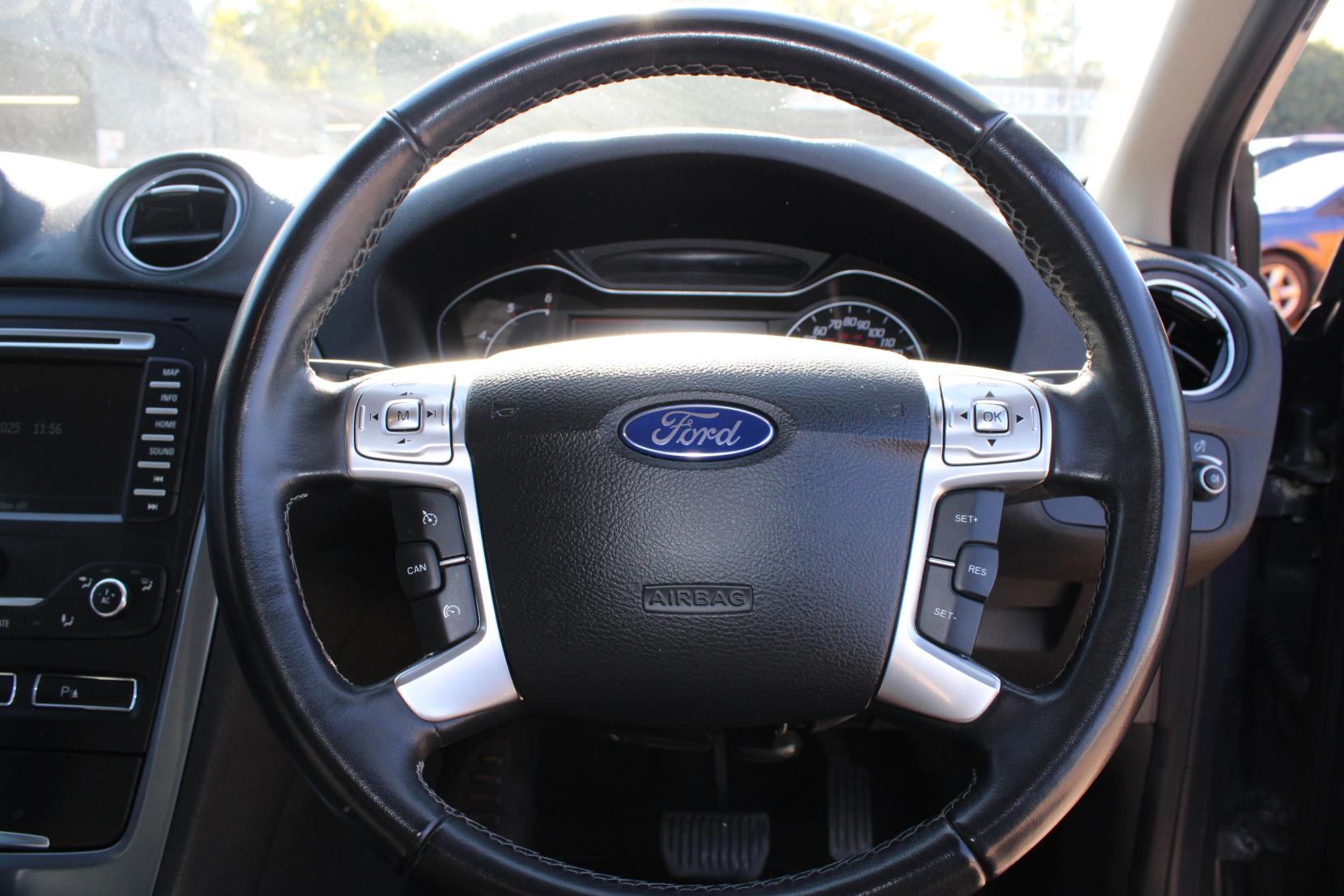 Ford Mondeo 2.0 TDCi Titanium X Business Edition Hatchback 5dr Diesel Powershift Euro 5 (163 ps)