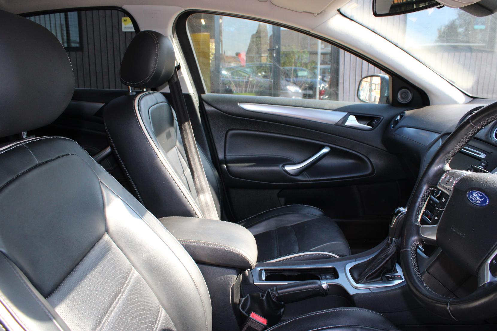 Ford Mondeo 2.0 TDCi Titanium X Business Edition Hatchback 5dr Diesel Powershift Euro 5 (163 ps)