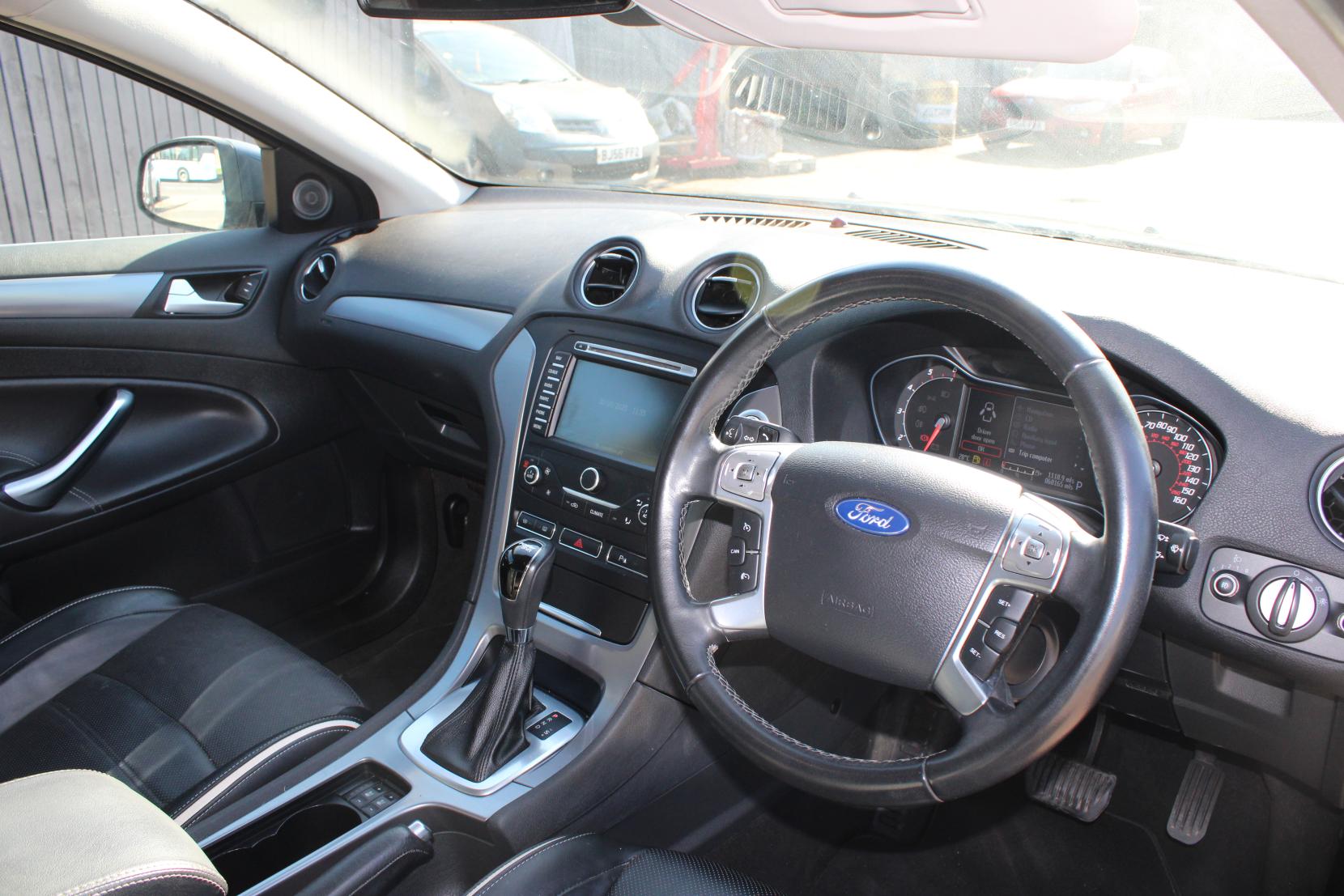 Ford Mondeo 2.0 TDCi Titanium X Business Edition Hatchback 5dr Diesel Powershift Euro 5 (163 ps)