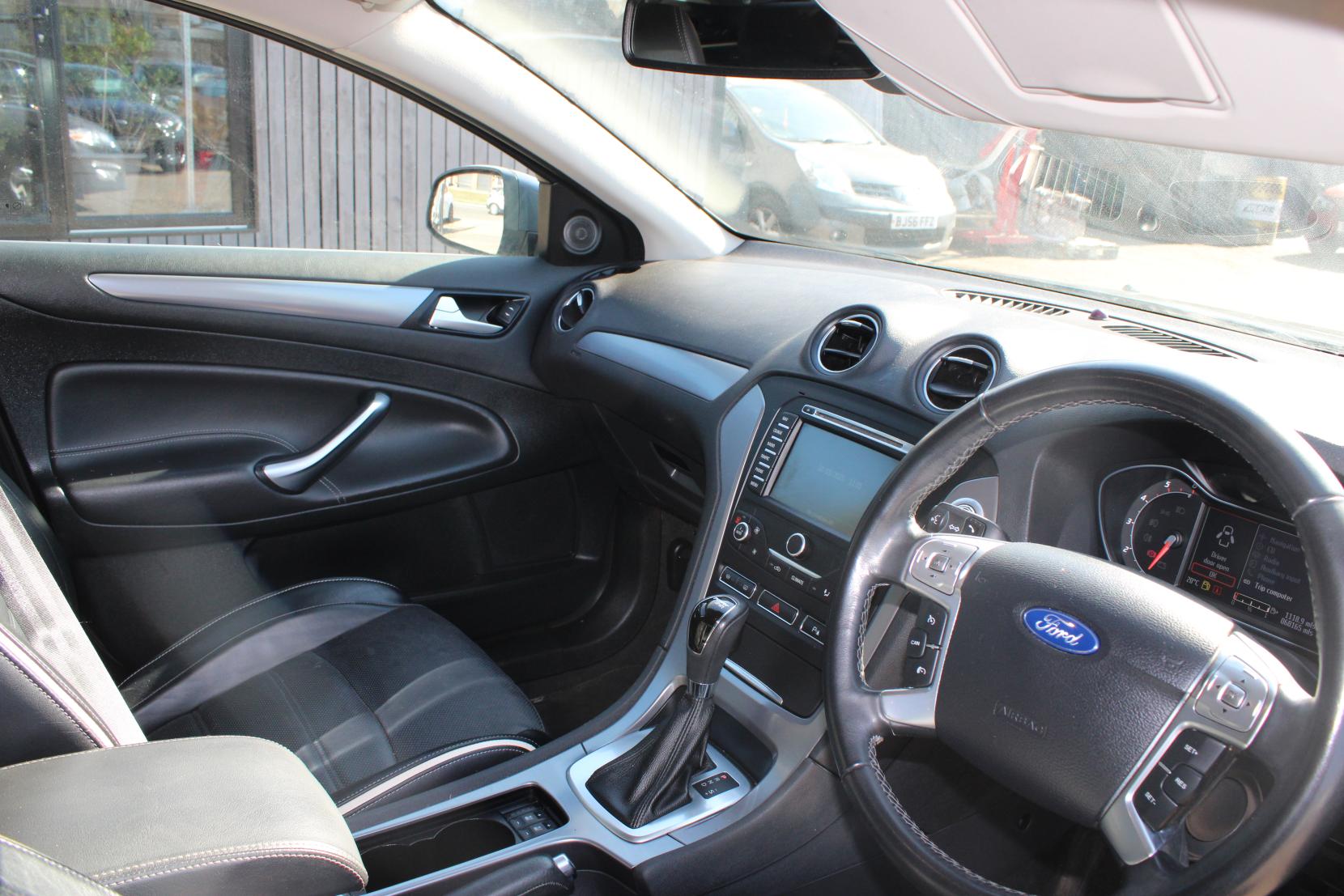 Ford Mondeo 2.0 TDCi Titanium X Business Edition Hatchback 5dr Diesel Powershift Euro 5 (163 ps)