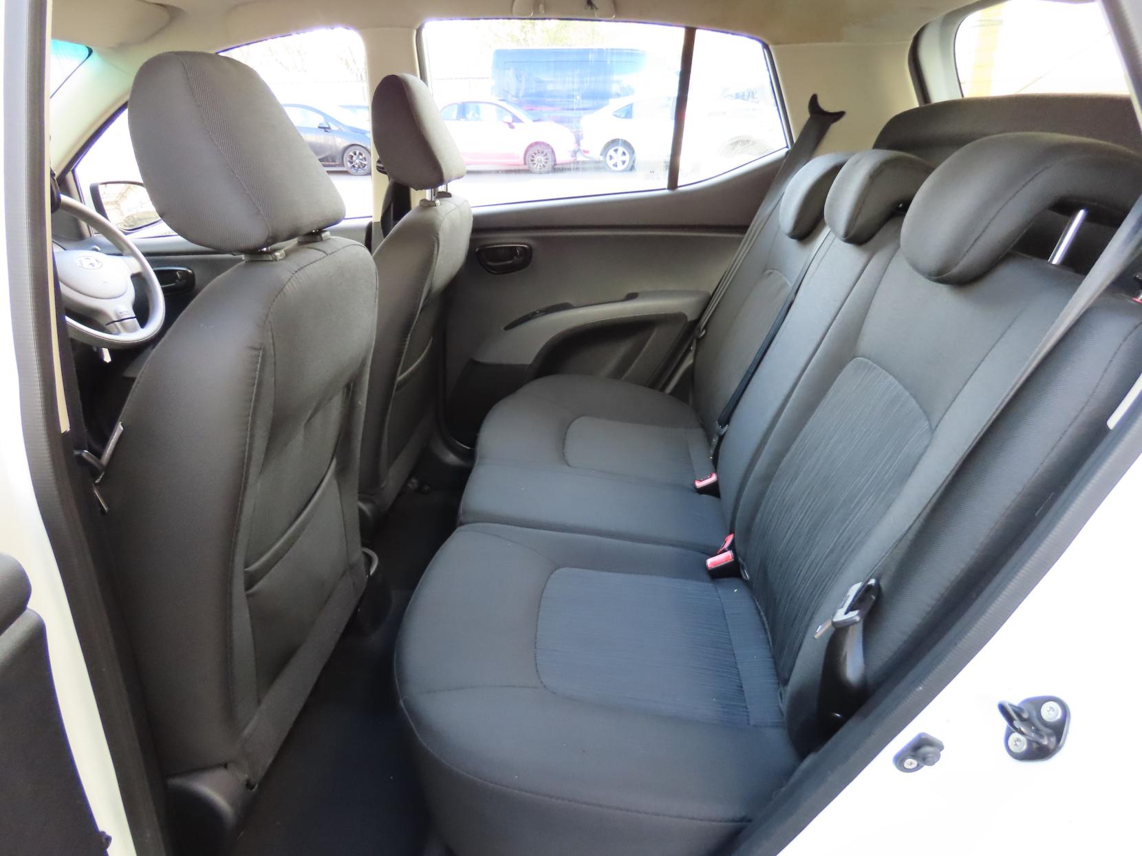 Hyundai i10 1.2 Active Hatchback 5dr Petrol Manual Euro 5 (85 bhp)