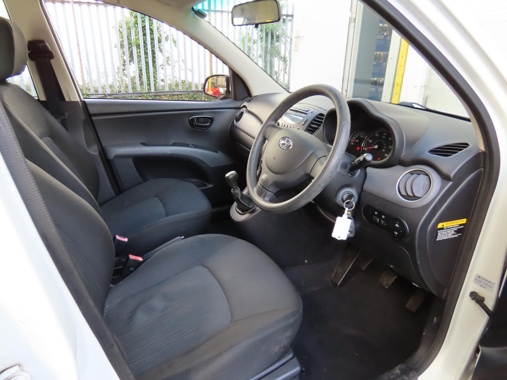 Hyundai i10 1.2 Active Hatchback 5dr Petrol Manual Euro 5 (85 bhp)