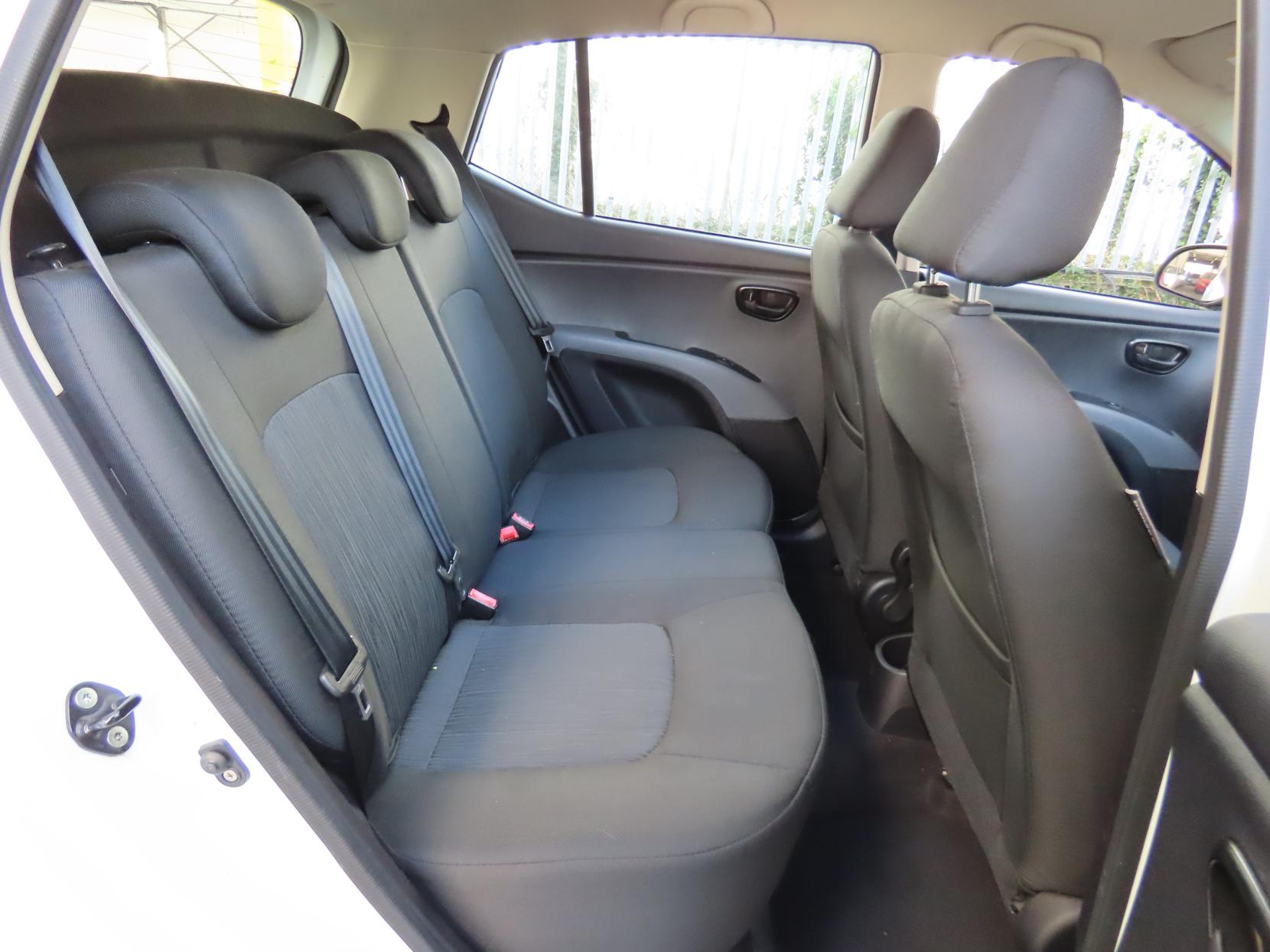 Hyundai i10 1.2 Active Hatchback 5dr Petrol Manual Euro 5 (85 bhp)