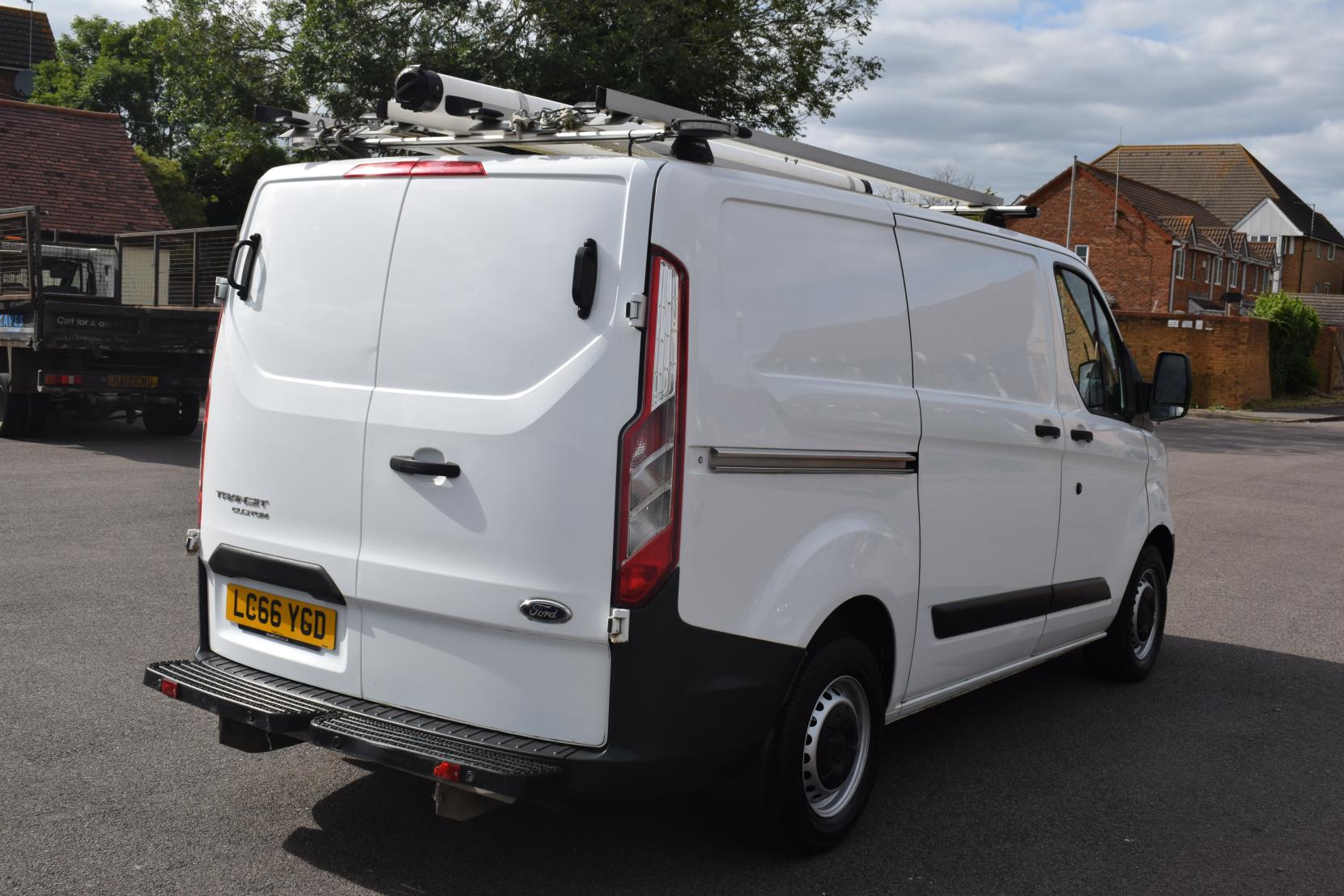 Ford Transit Custom 2.0 TDCi 310 Panel Van 5dr Diesel Manual L1 H1 (163 g/km, 104 bhp)