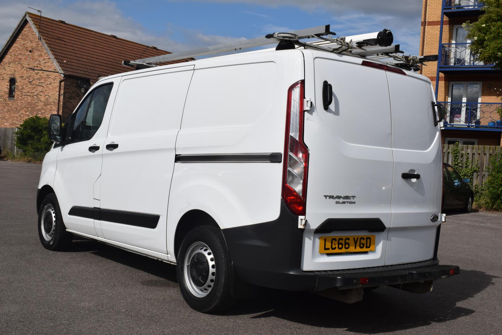 Ford Transit Custom 2.0 TDCi 310 Panel Van 5dr Diesel Manual L1 H1 (163 g/km, 104 bhp)