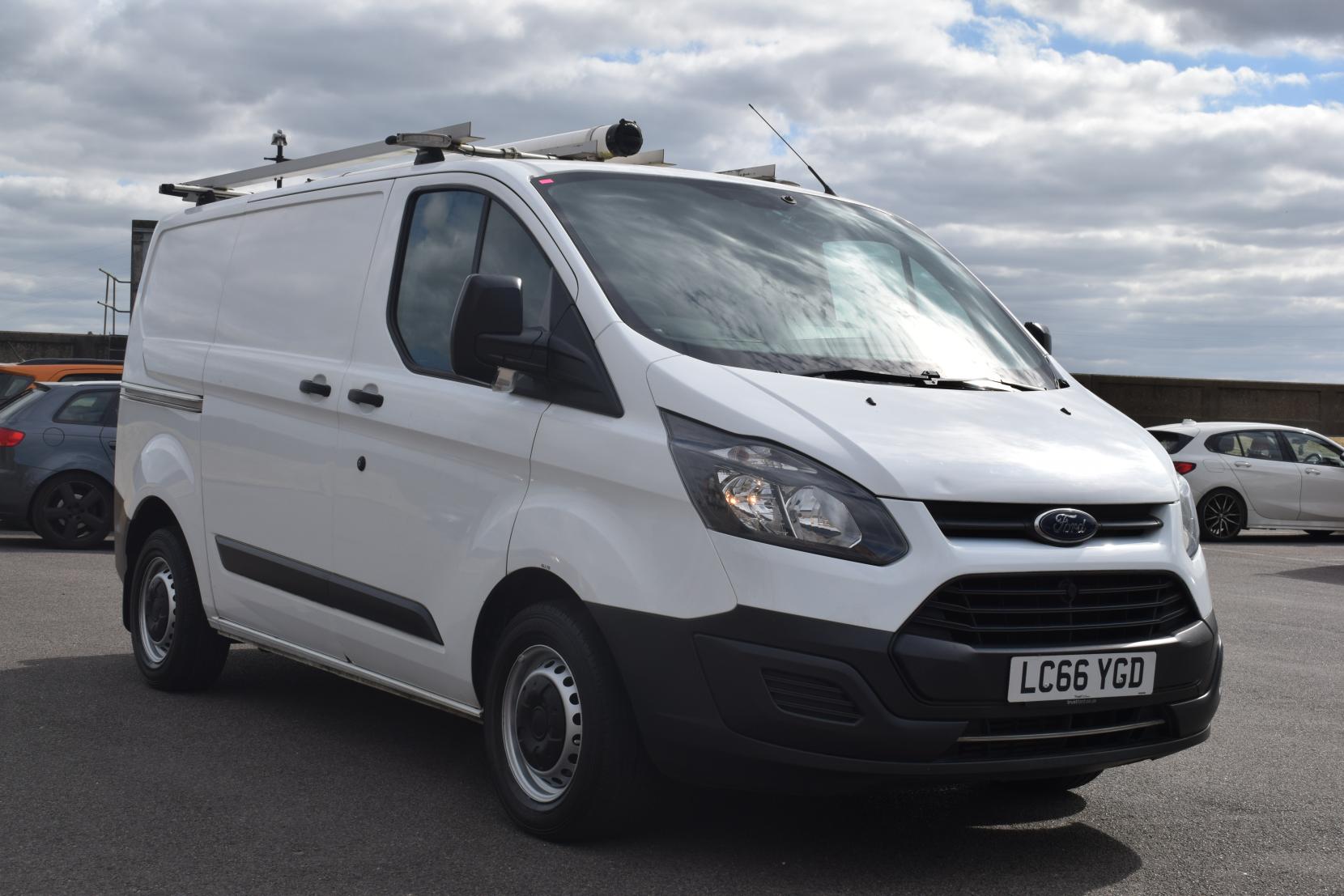 Ford Transit Custom 2.0 TDCi 310 Panel Van 5dr Diesel Manual L1 H1 (163 g/km, 104 bhp)