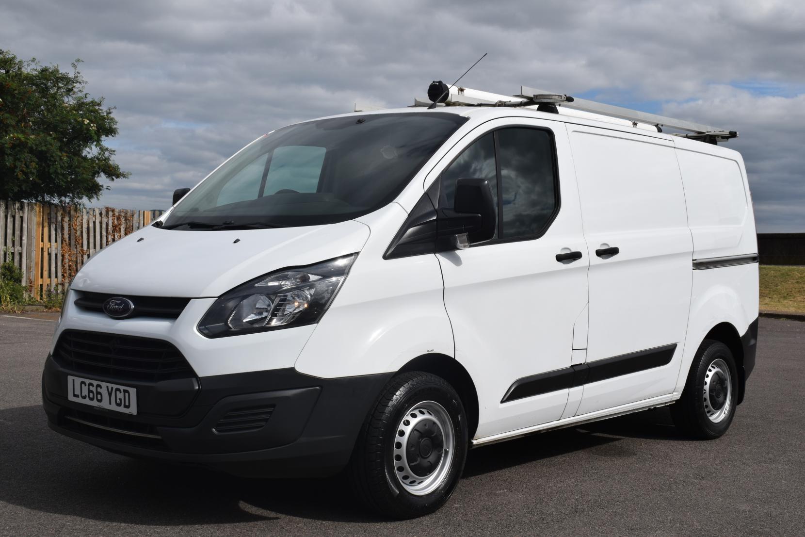 Ford Transit Custom 2.0 TDCi 310 Panel Van 5dr Diesel Manual L1 H1 (163 g/km, 104 bhp)