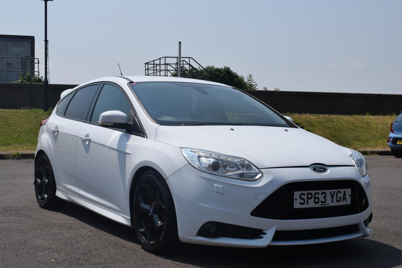 Ford Focus 2.0T EcoBoost ST-3 Hatchback 5dr Petrol Manual Euro 5 (s/s) (250 ps)