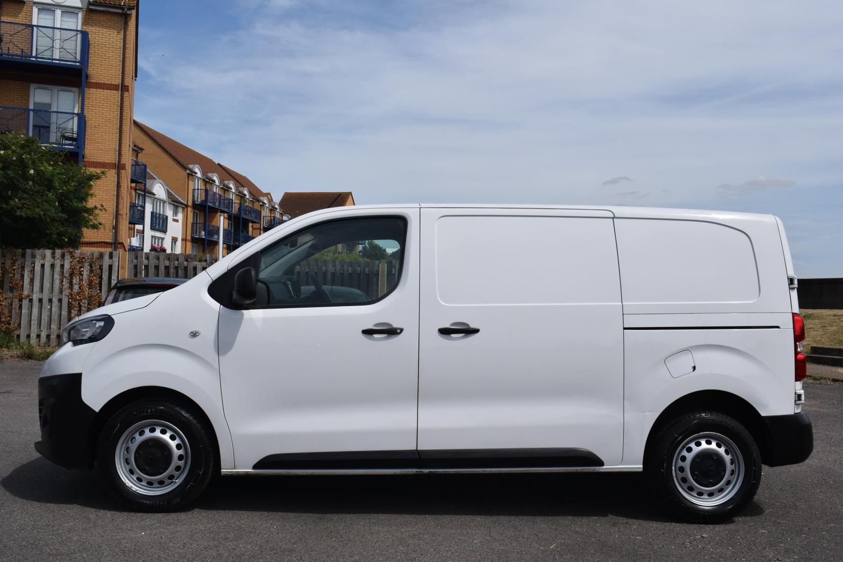 Peugeot Expert 2.0 BlueHDi 1400 Professional Standard Panel Van 6dr Diesel Manual MWB Euro 6 (s/s) (120 ps)