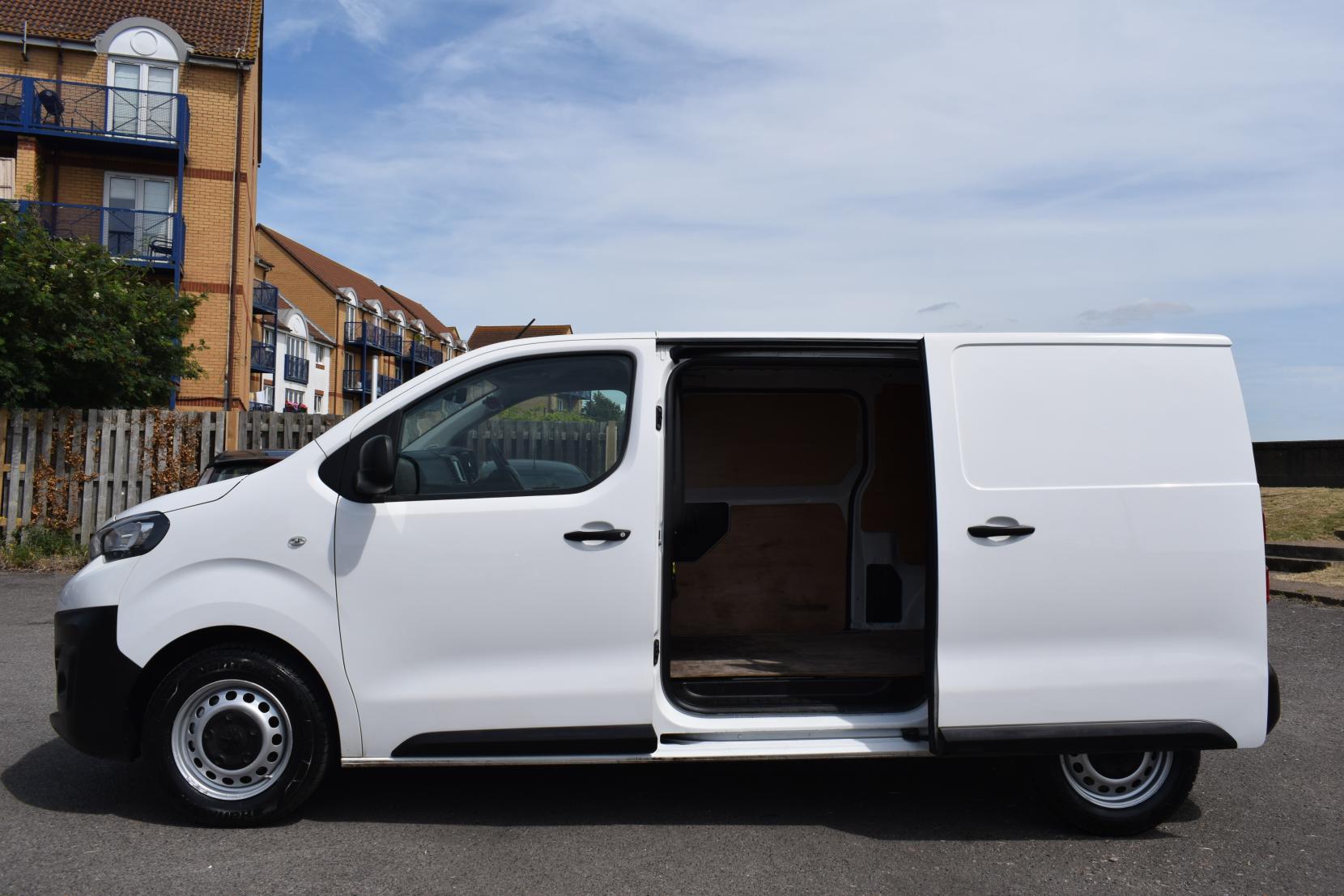 Peugeot Expert 2.0 BlueHDi 1400 Professional Standard Panel Van 6dr Diesel Manual MWB Euro 6 (s/s) (120 ps)