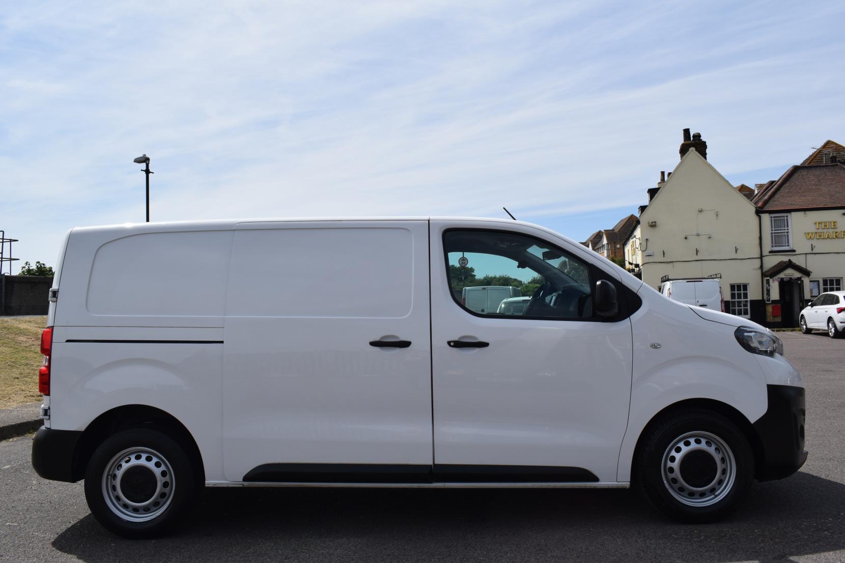 Peugeot Expert 2.0 BlueHDi 1400 Professional Standard Panel Van 6dr Diesel Manual MWB Euro 6 (s/s) (120 ps)